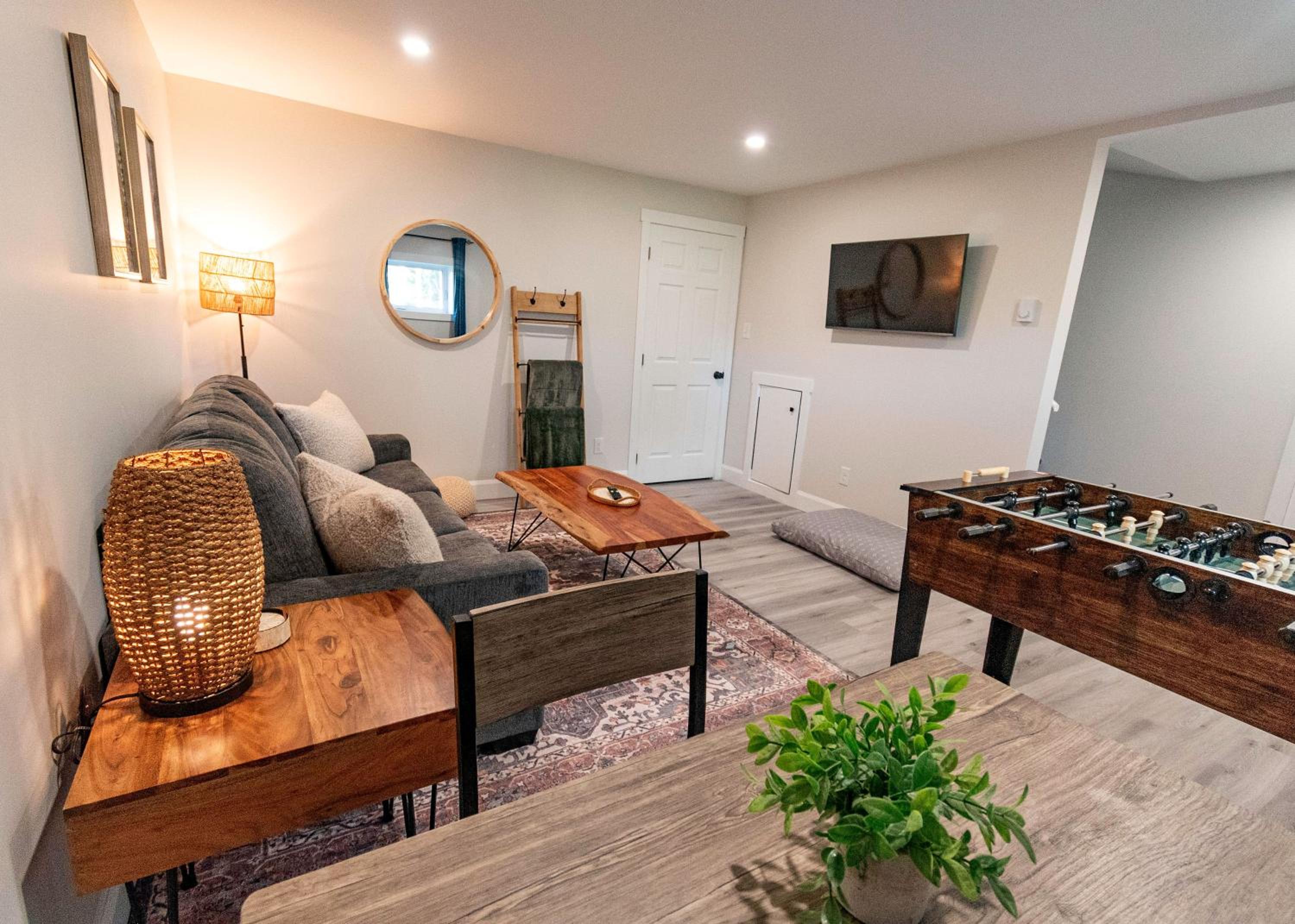 Hillside Haven 1 Bedroom with Hot Tub