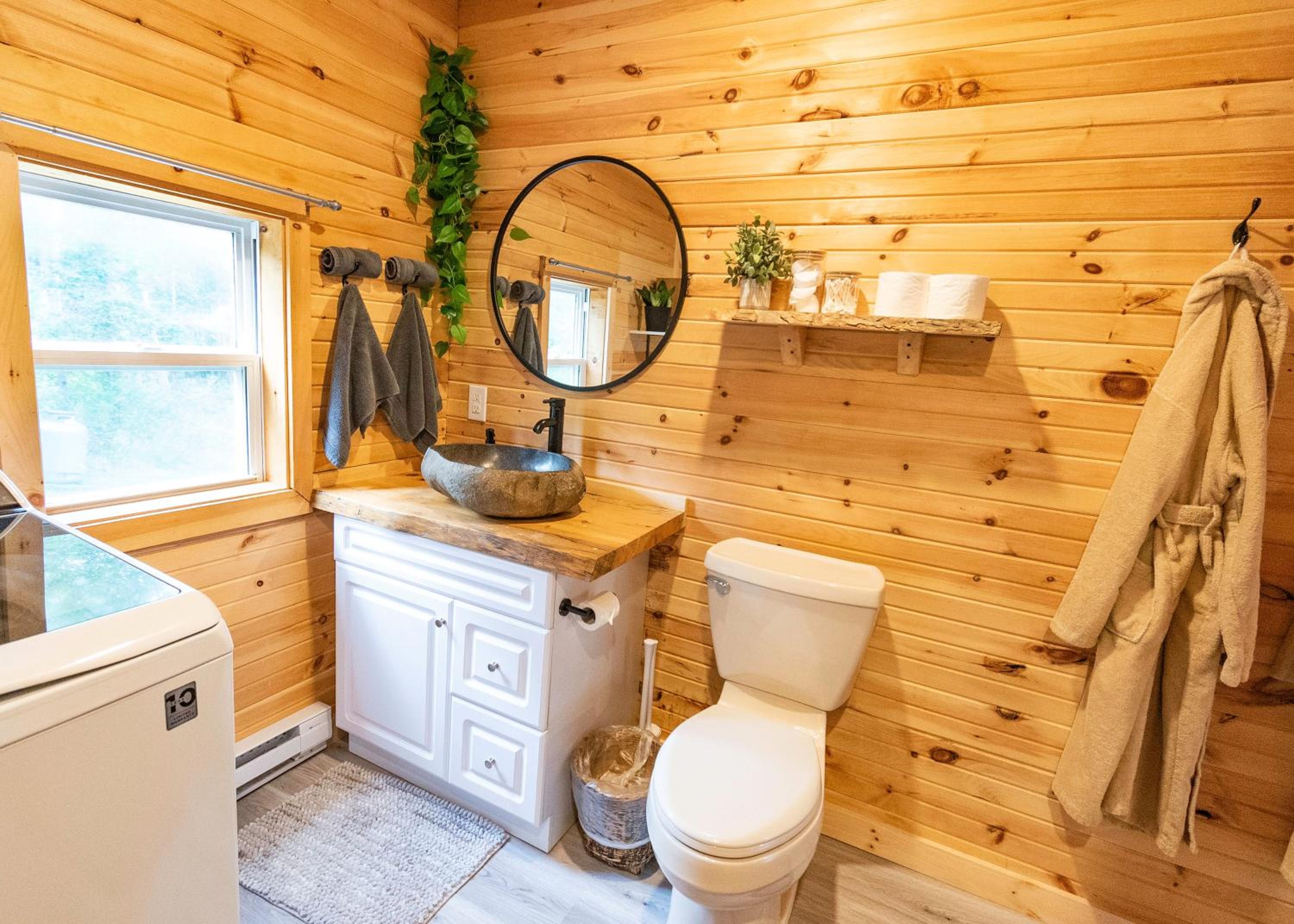Hillside Haven 1 Bedroom with Hot Tub