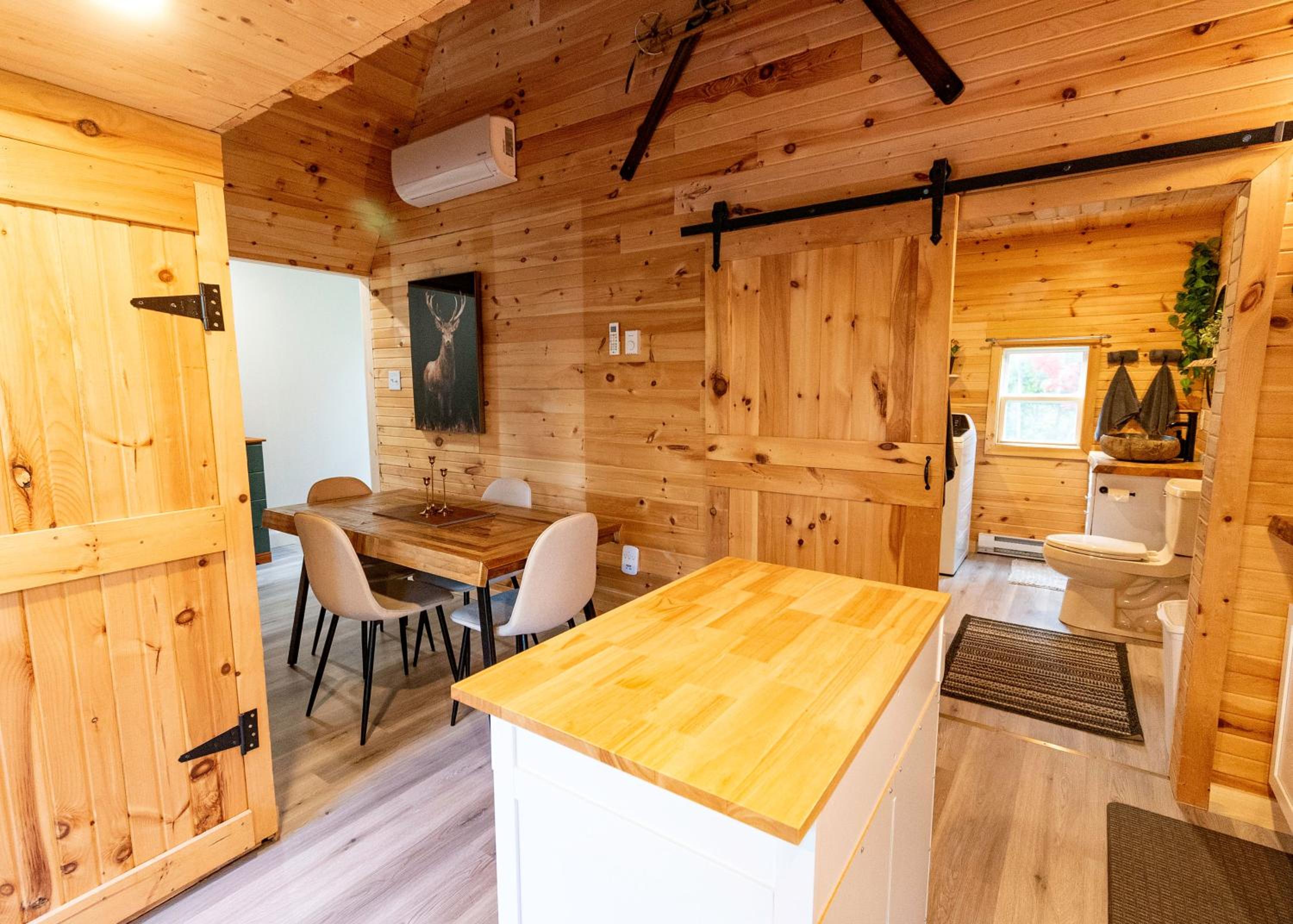 Hillside Haven 1 Bedroom with Hot Tub