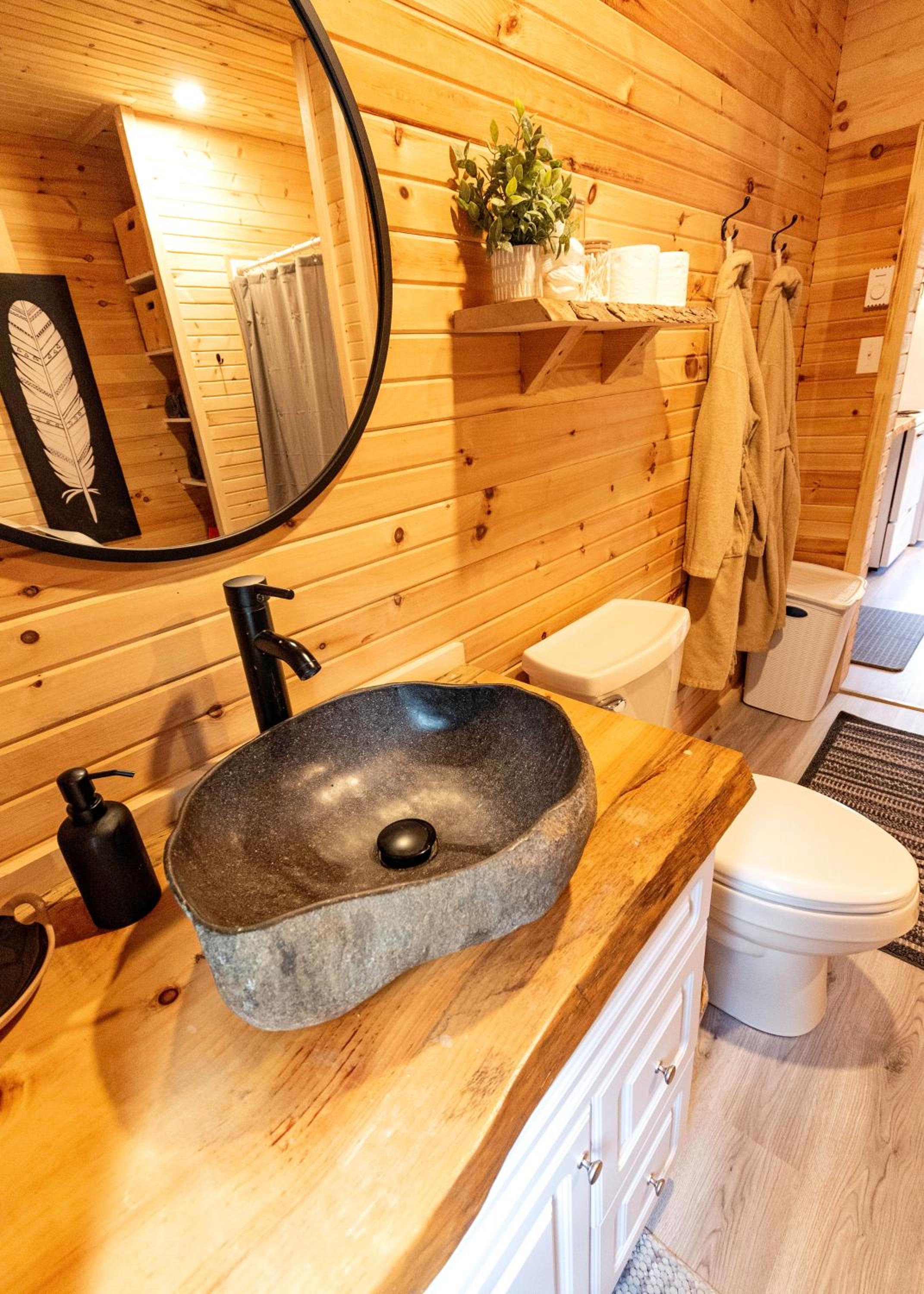 Hillside Haven 1 Bedroom with Hot Tub