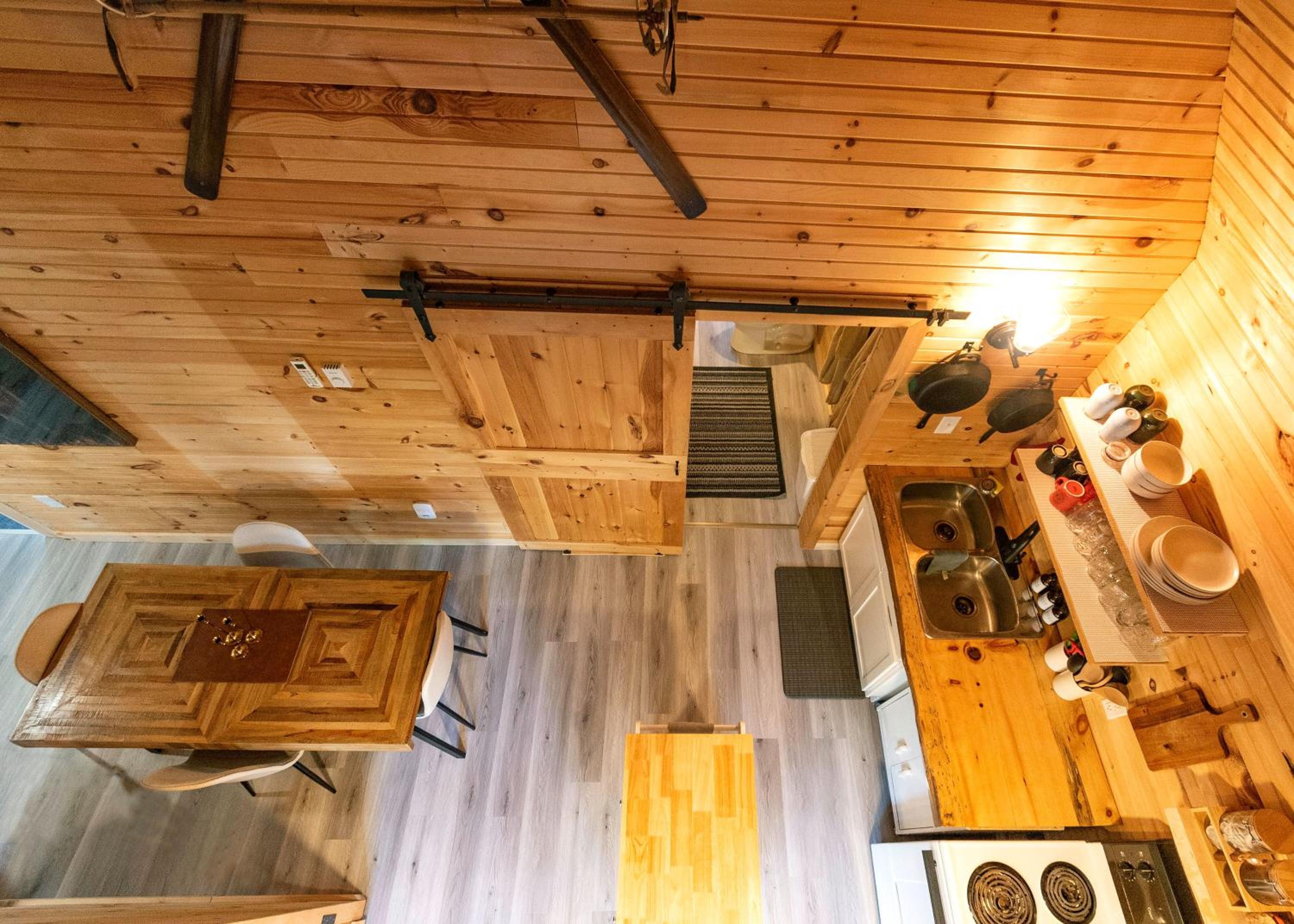 Hillside Haven 1 Bedroom with Hot Tub