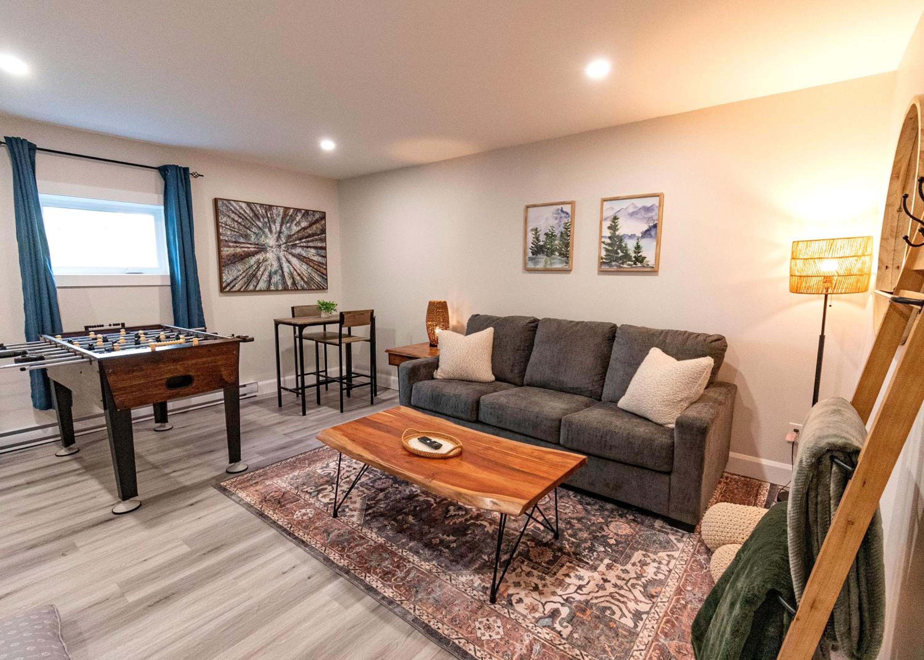 Hillside Haven 1 Bedroom with Hot Tub