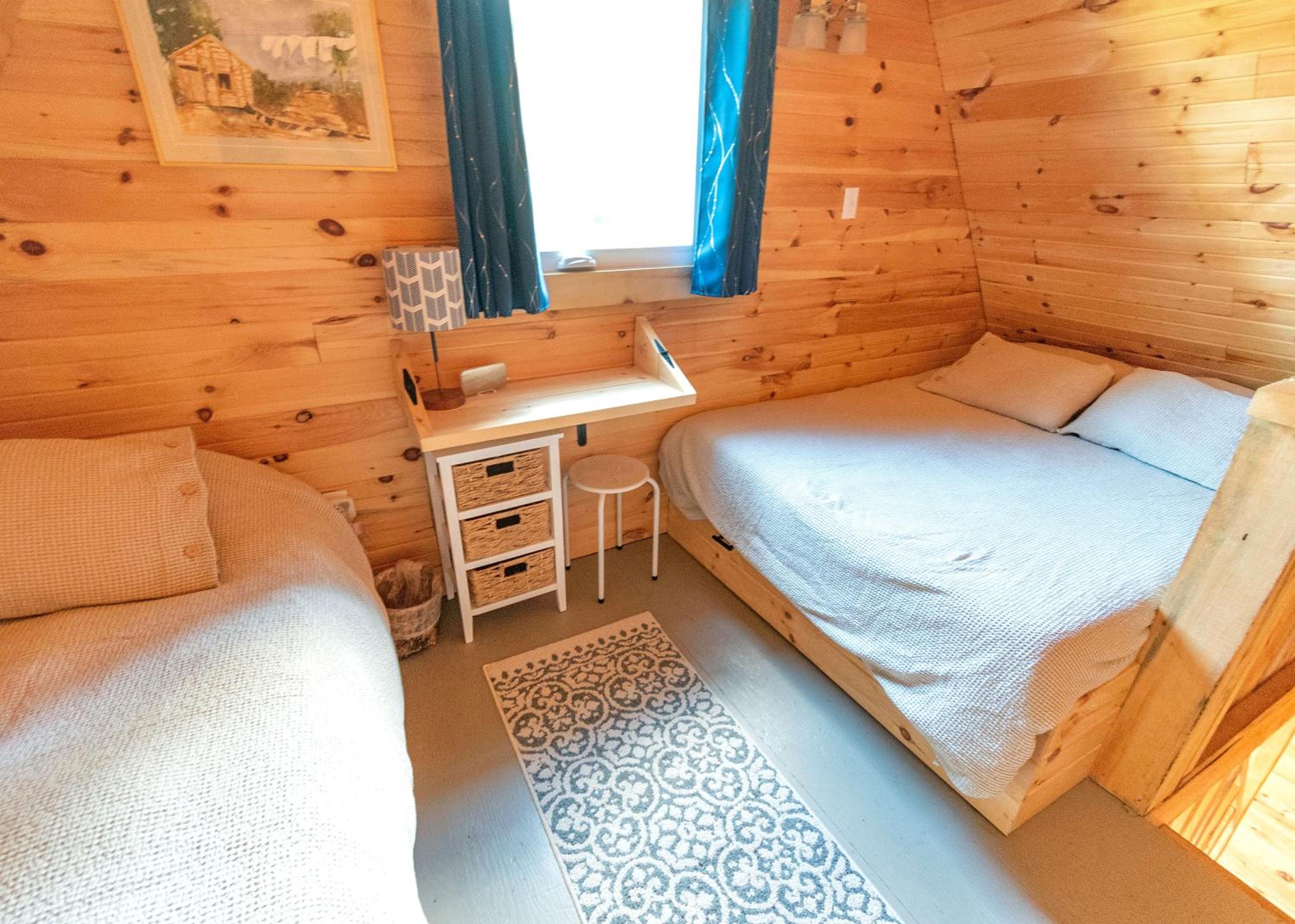 Hillside Haven 1 Bedroom with Hot Tub