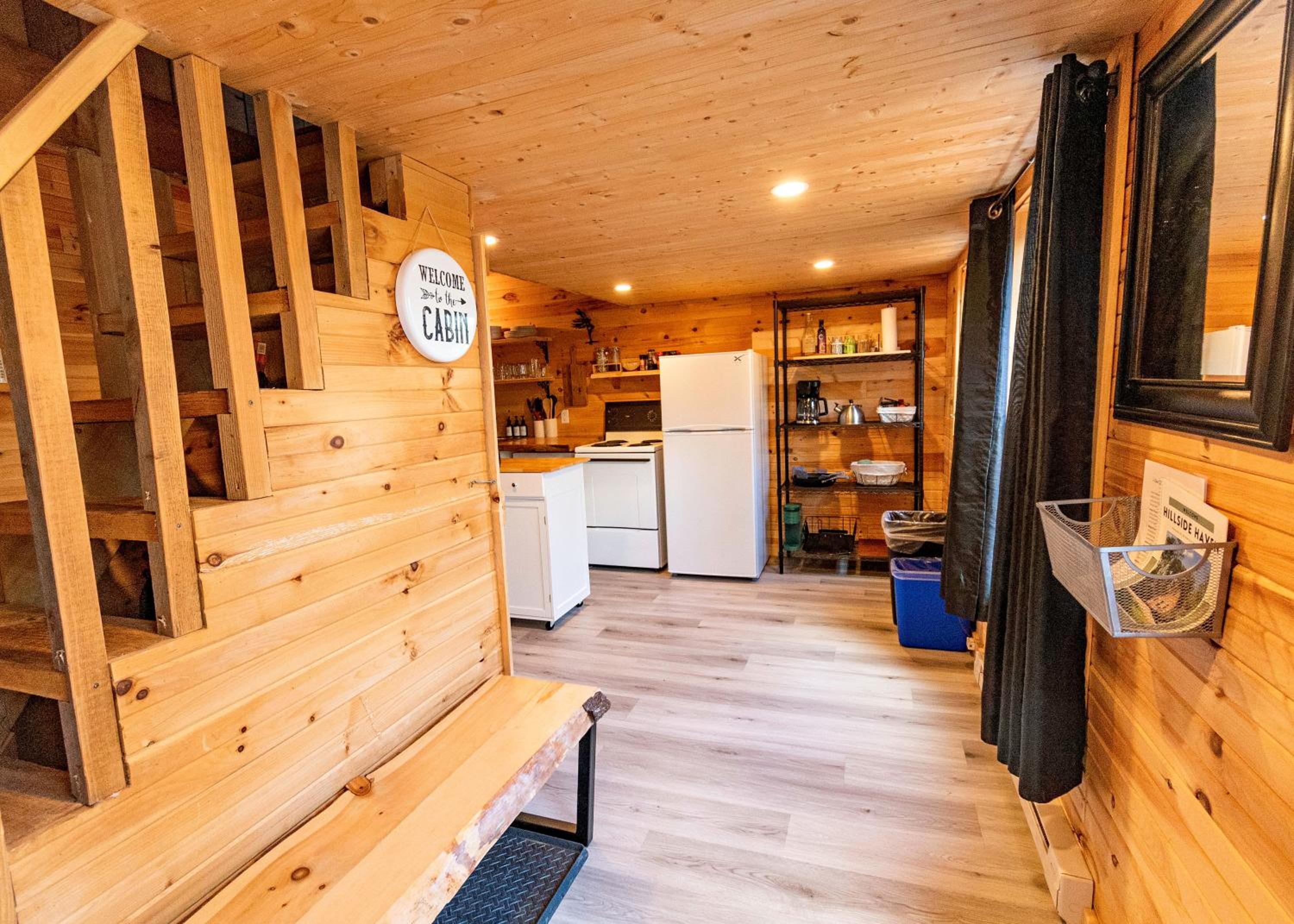 Hillside Haven 1 Bedroom with Hot Tub