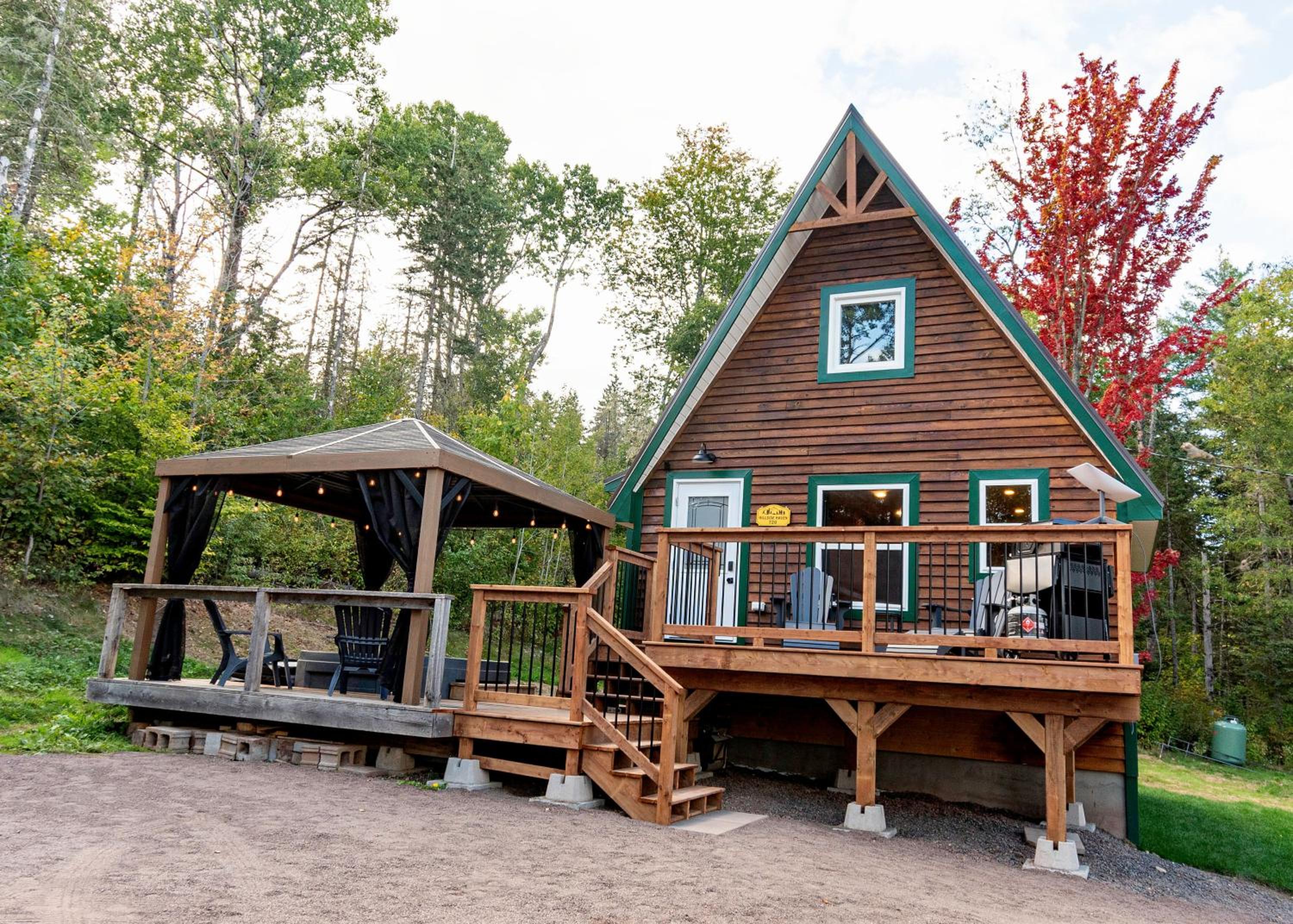 Hillside Haven 1 Bedroom with Hot Tub