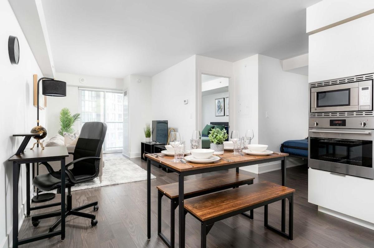 Condo Downtown 2 Beds Near UofT