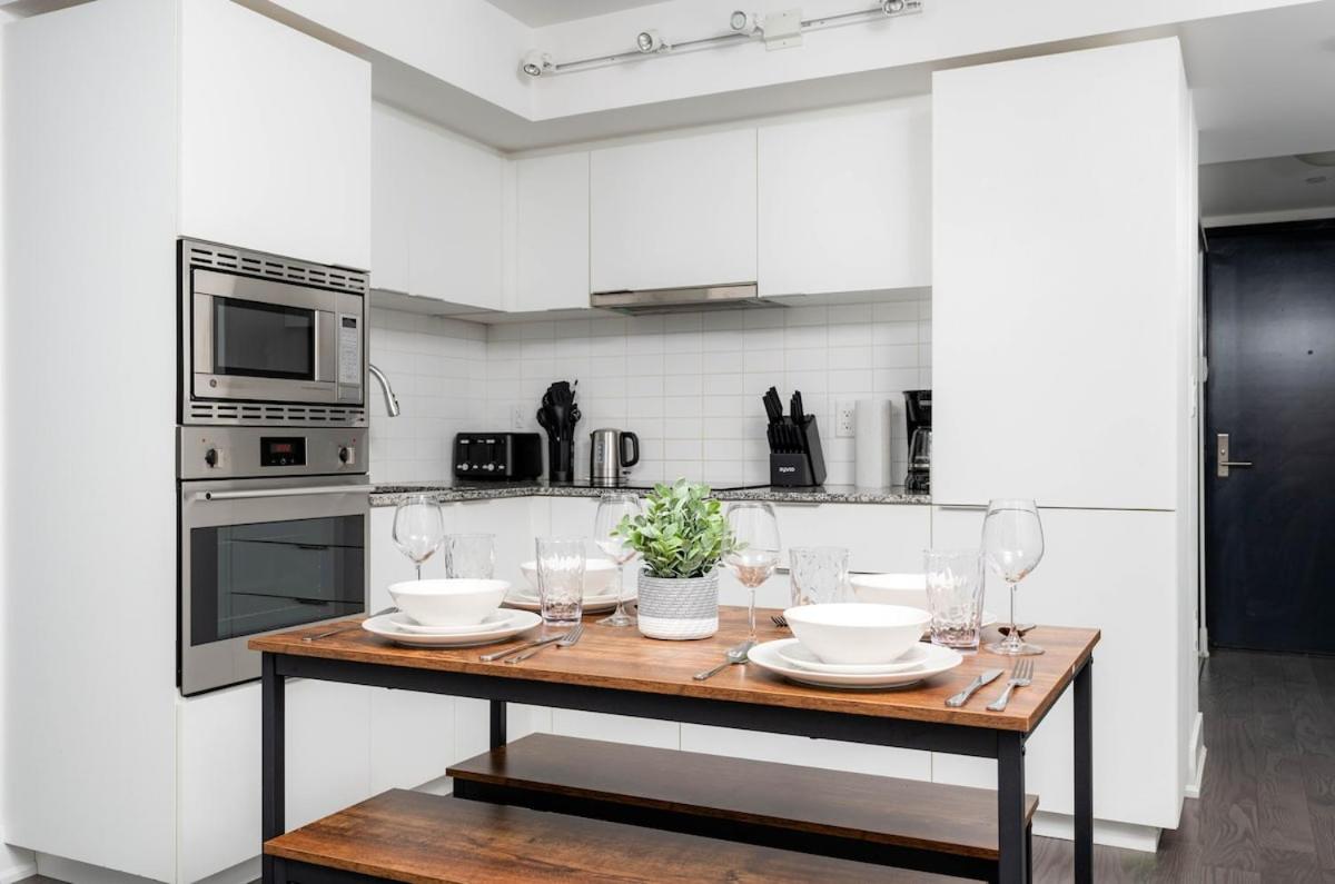 Condo Downtown 2 Beds Near UofT