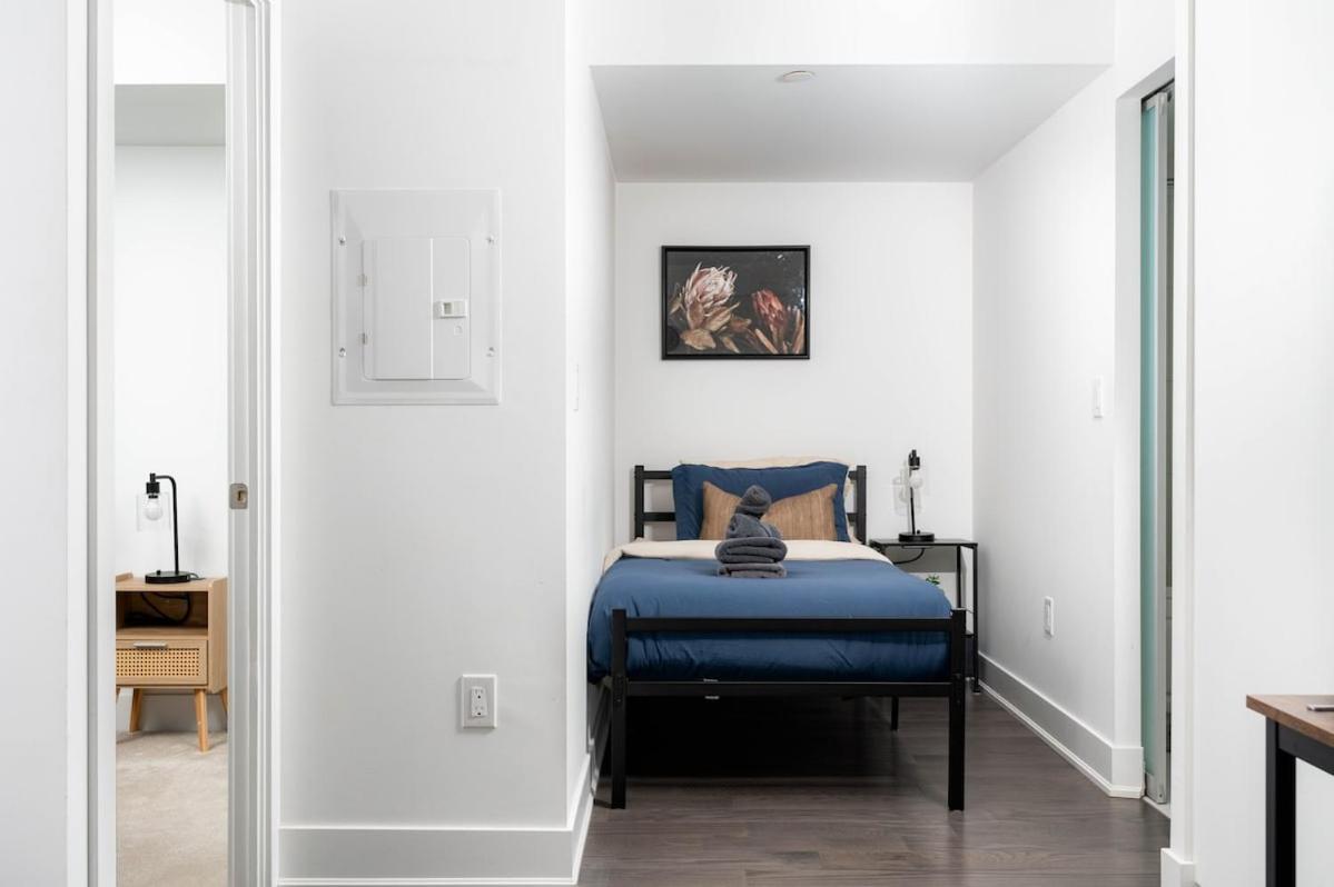Condo Downtown 2 Beds Near UofT