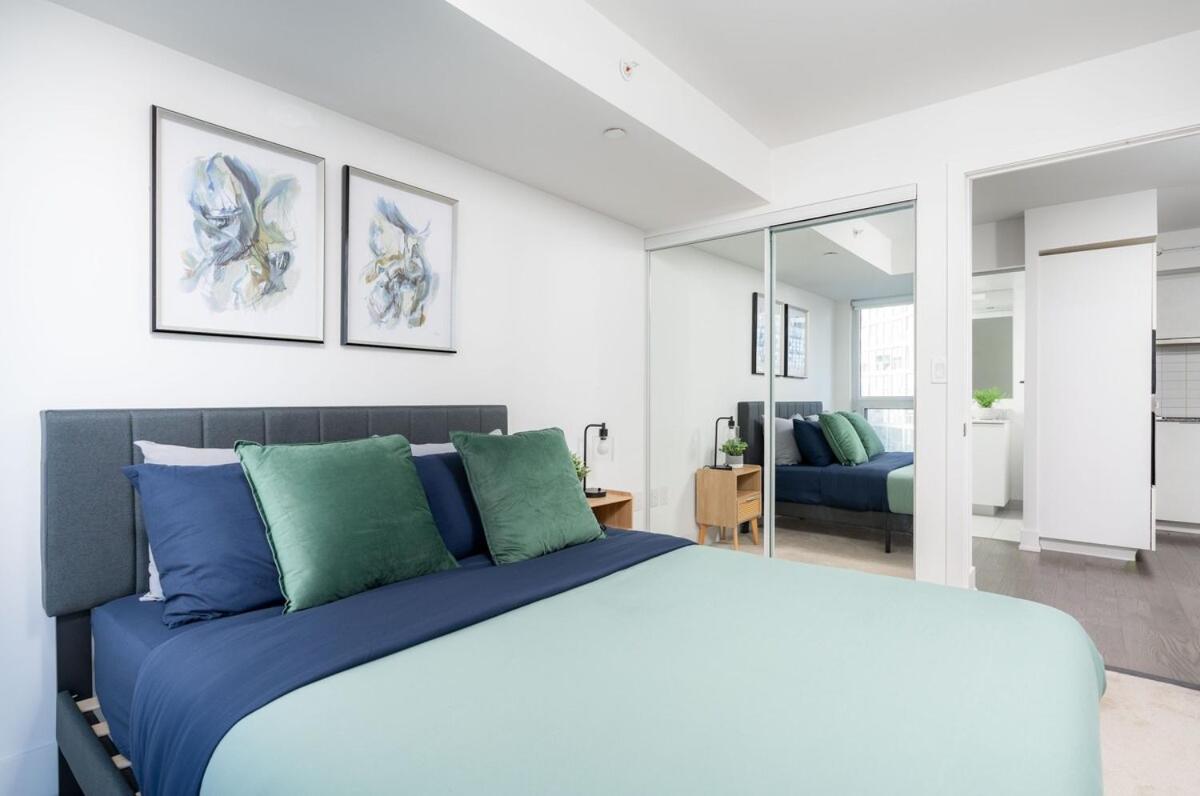 Condo Downtown 2 Beds Near UofT