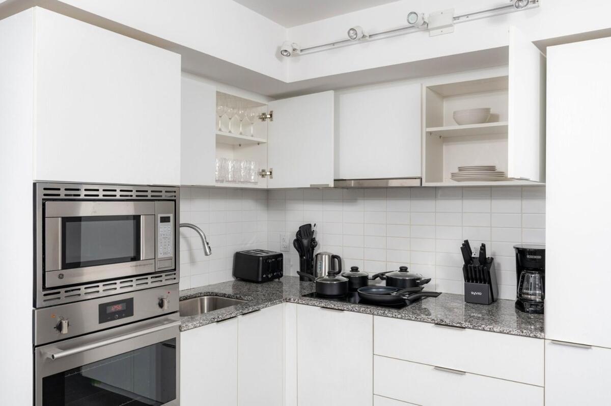 Condo Downtown 2 Beds Near UofT