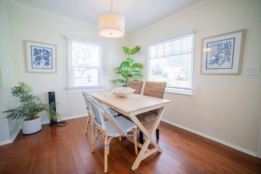 Sea View, Flower Garden, AC, WD, Renovated view 4