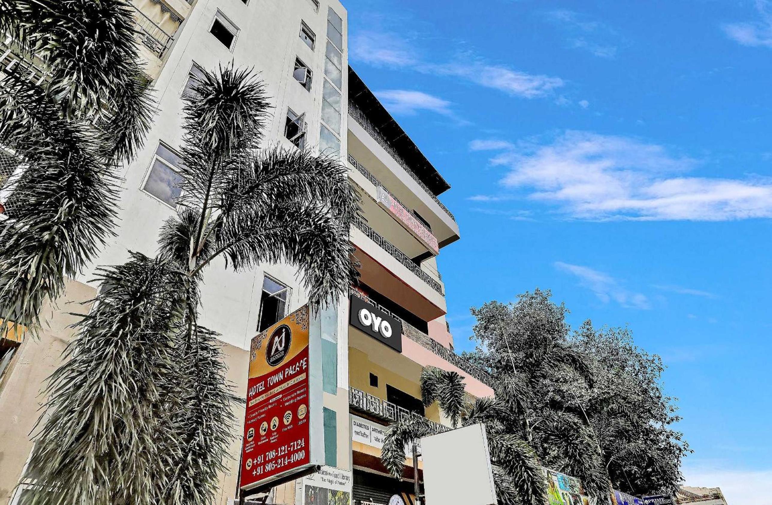 Hotel O Town Palace