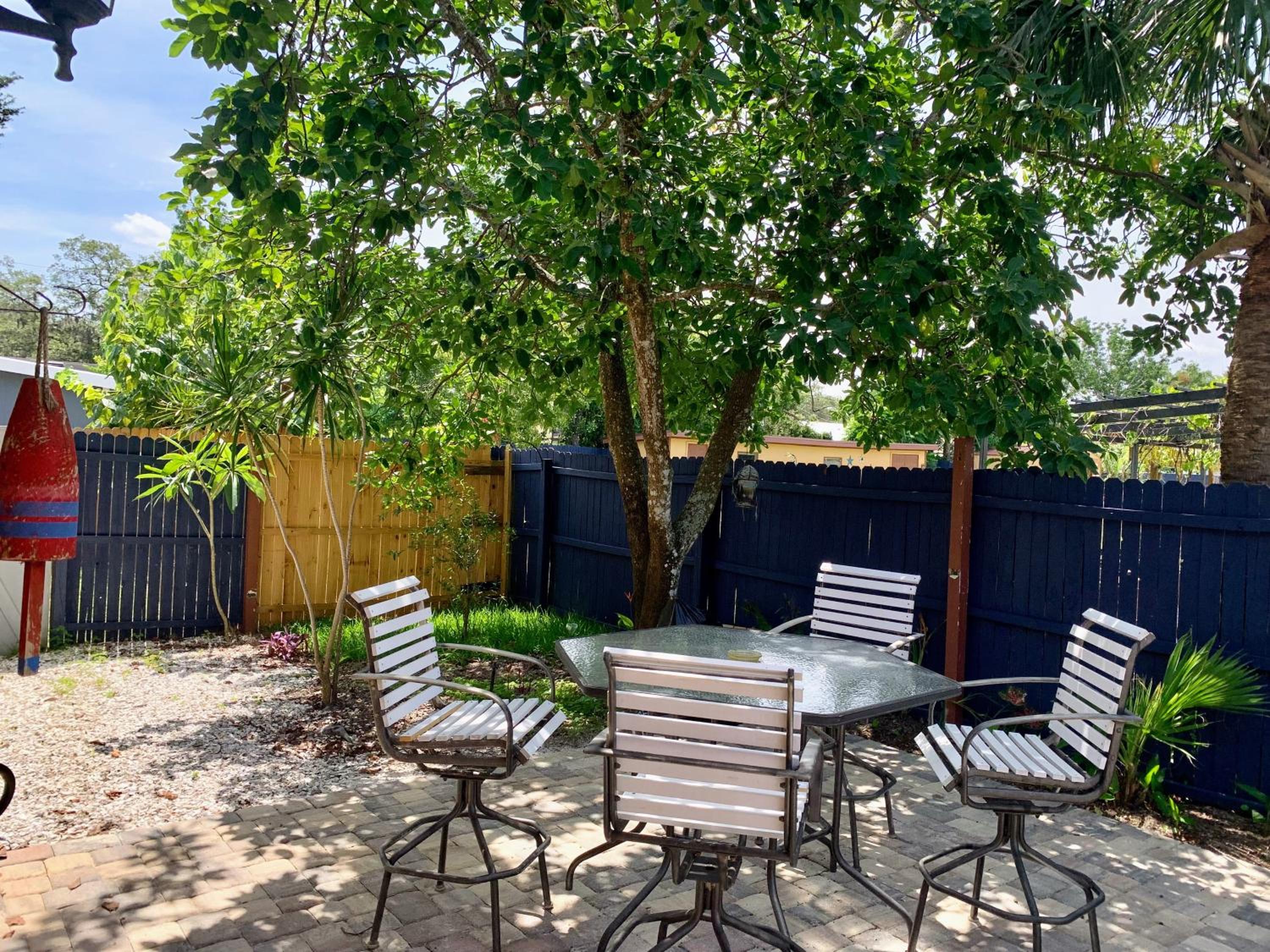 Cozy Bungalow view 5