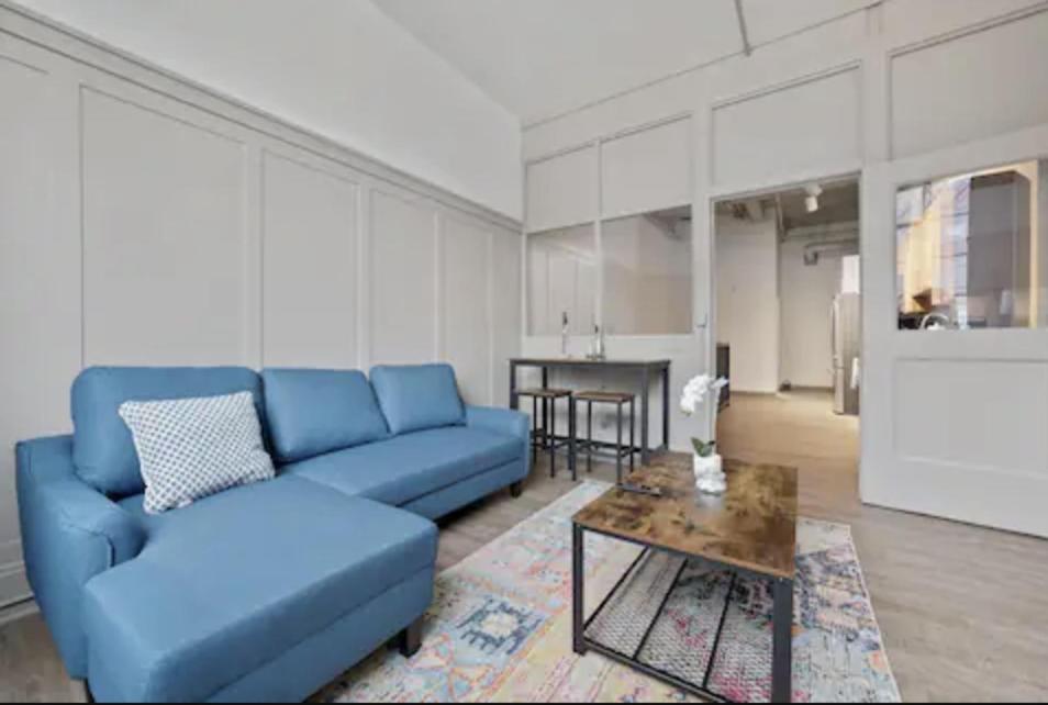 2125 Superior Living