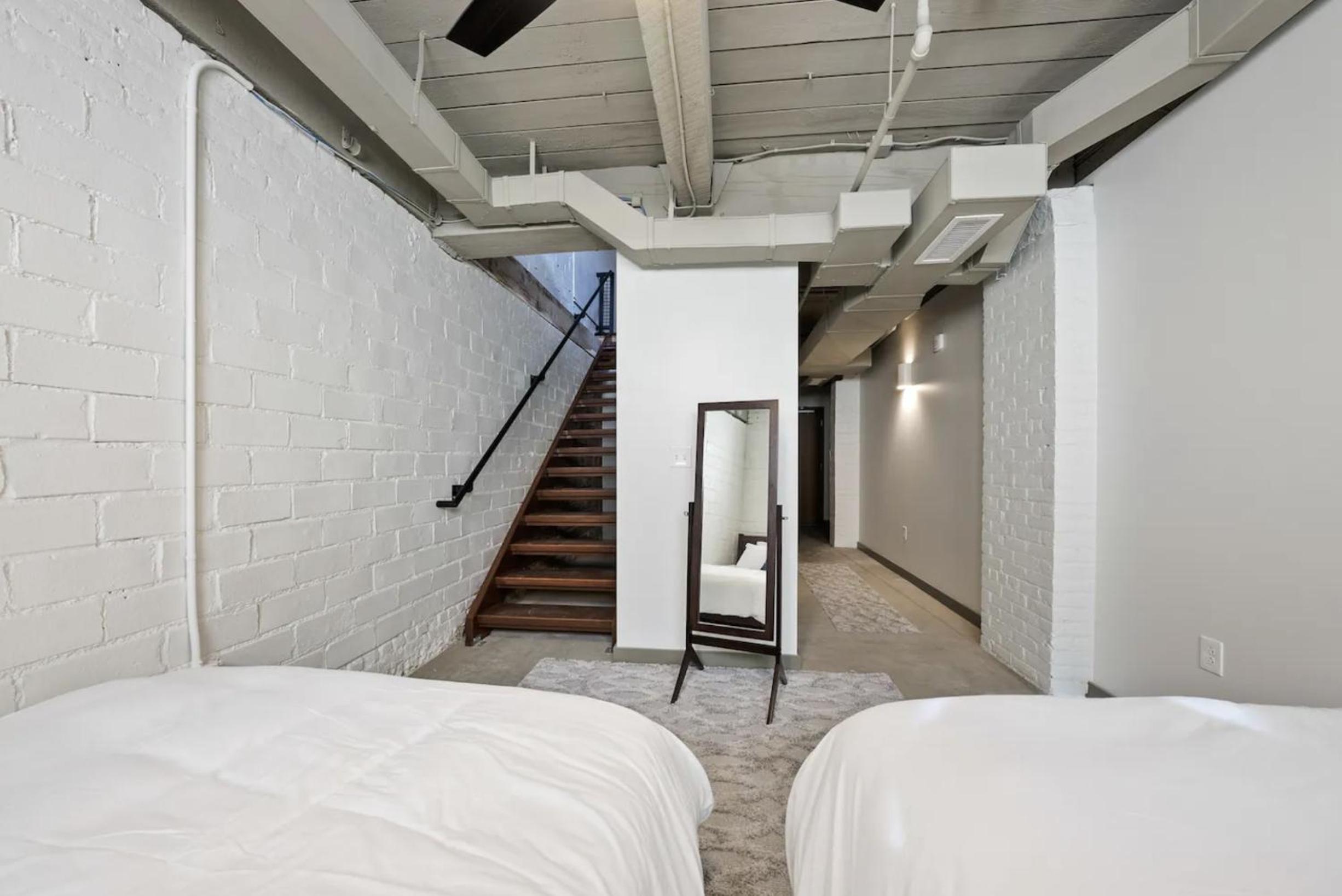 2125 Superior Living