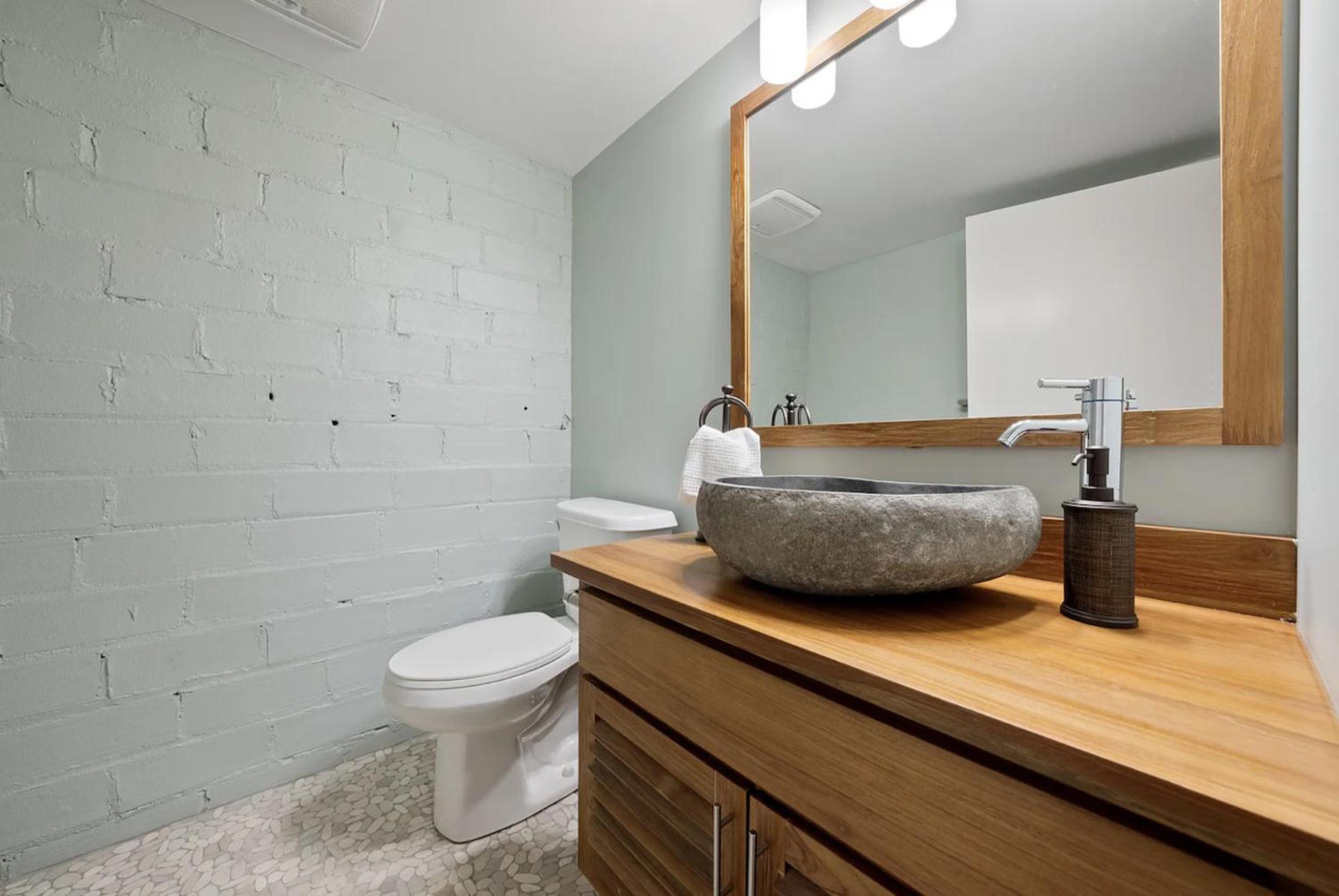 2125 Superior Living