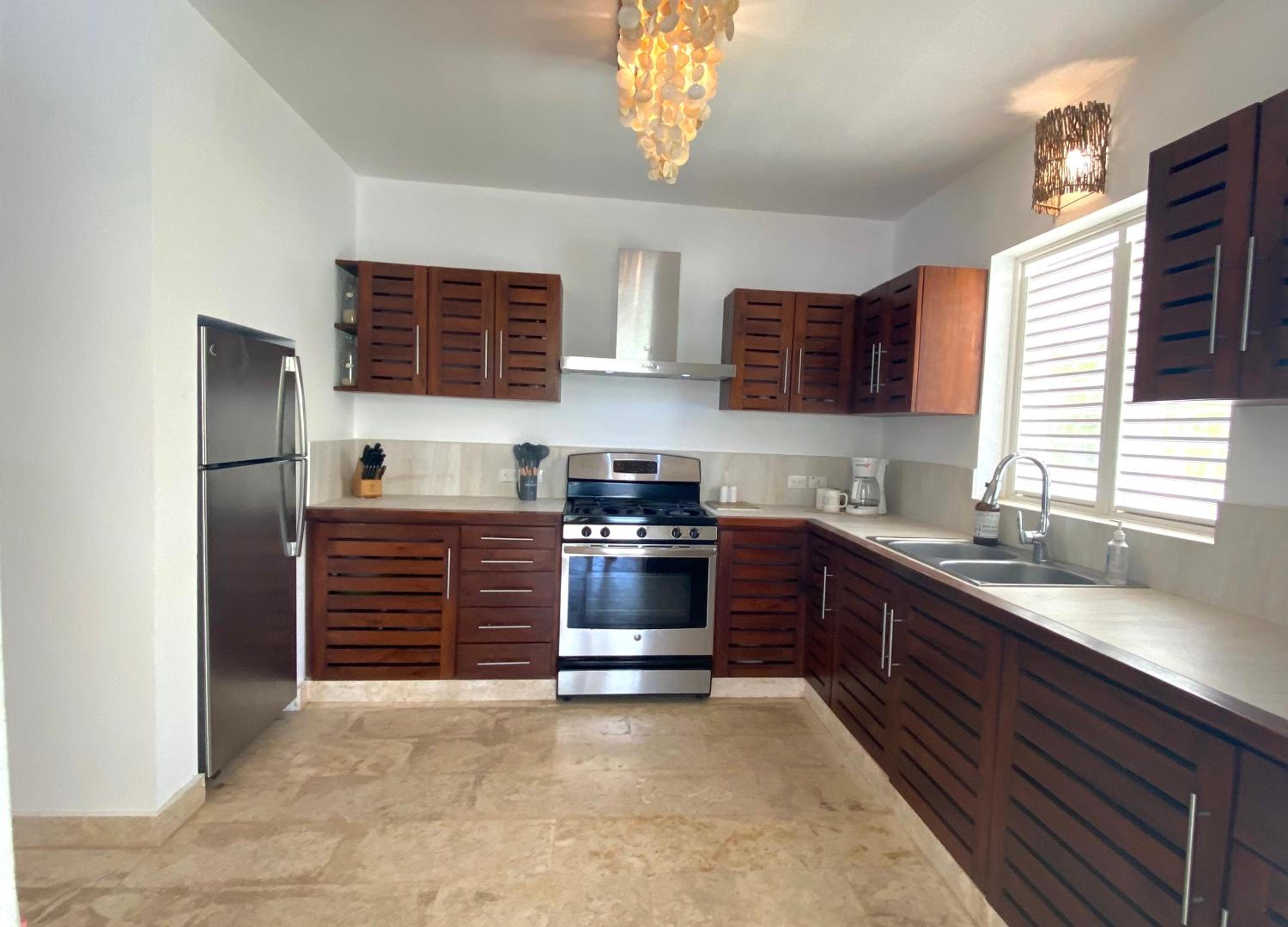 Villa 4Bdrms 3.5baths with pool, Jacuzzi and Starlink WiFi