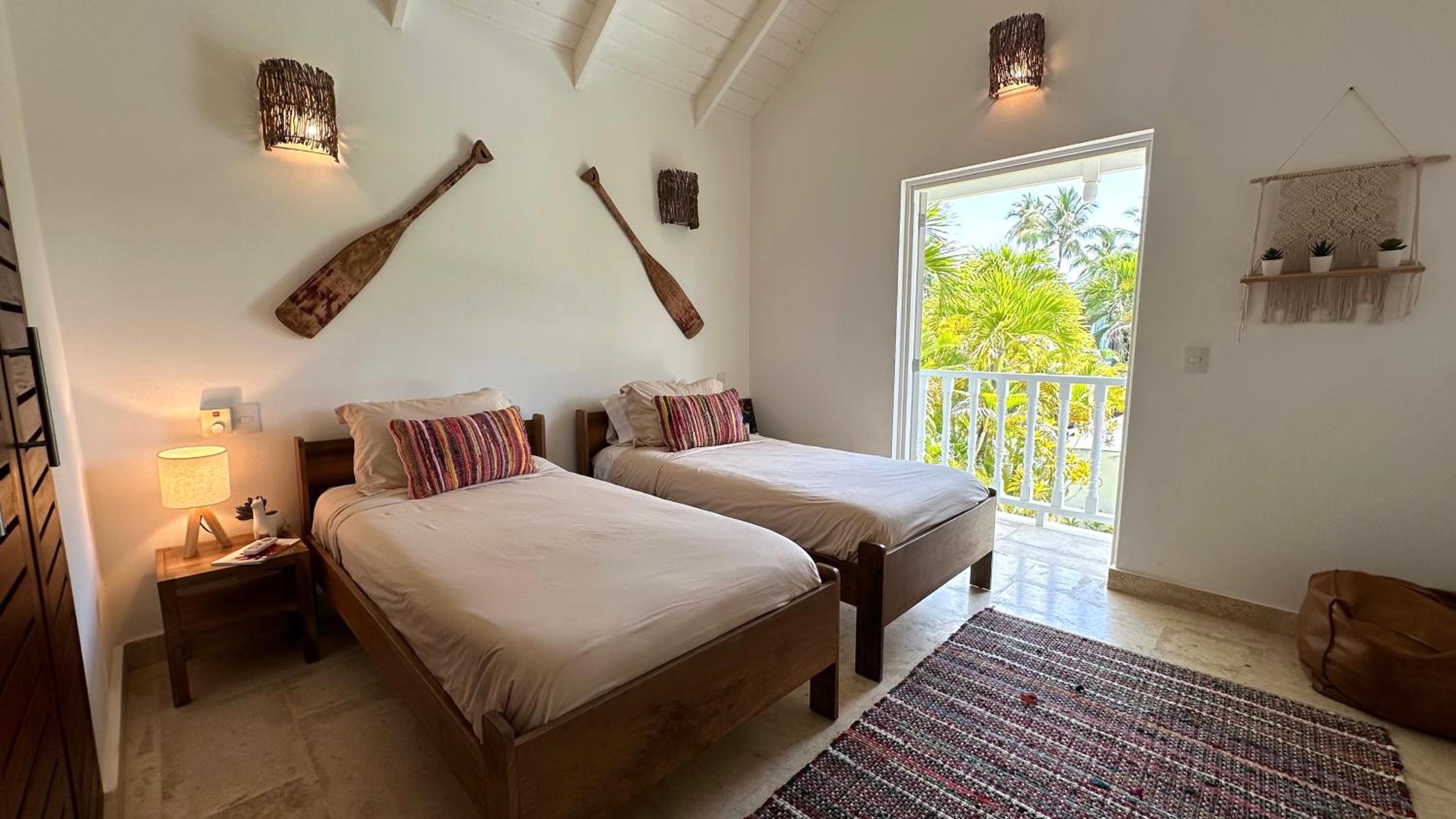 Villa 4Bdrms 3.5baths with pool, Jacuzzi and Starlink WiFi