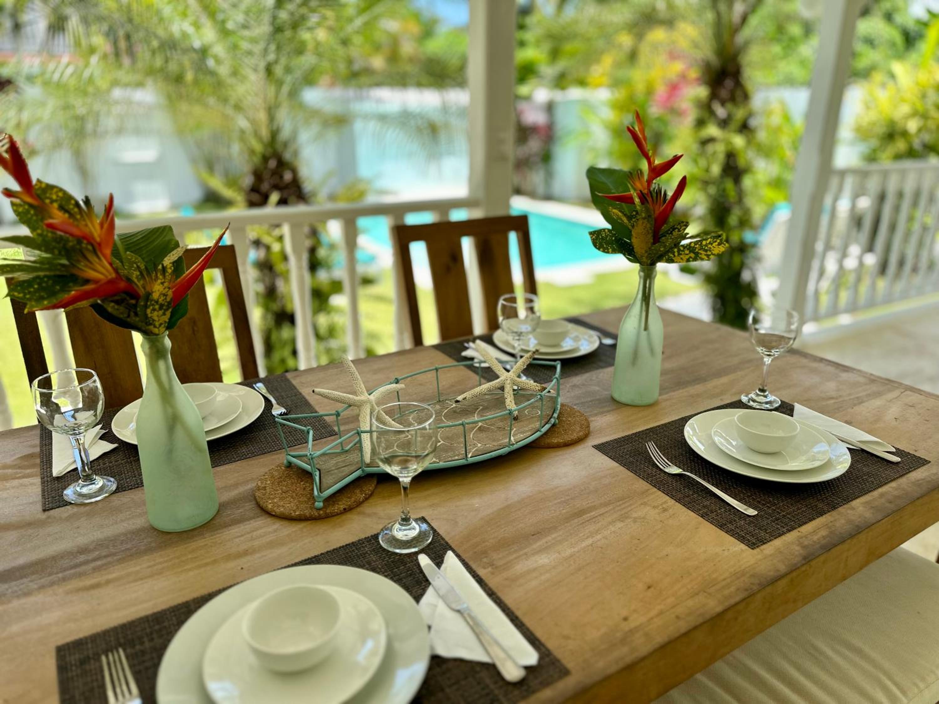 Villa 4Bdrms 3.5baths with pool, Jacuzzi and Starlink WiFi