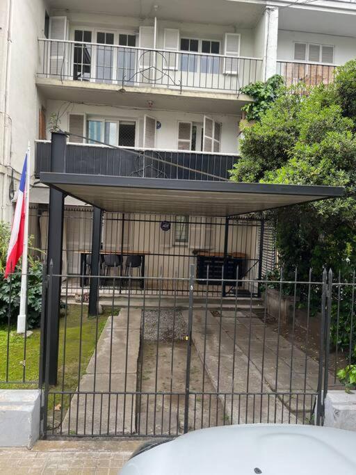 Departamento con patio privado junto al Costanera