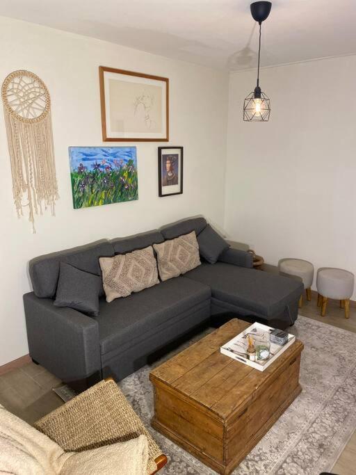 Departamento con patio privado junto al Costanera