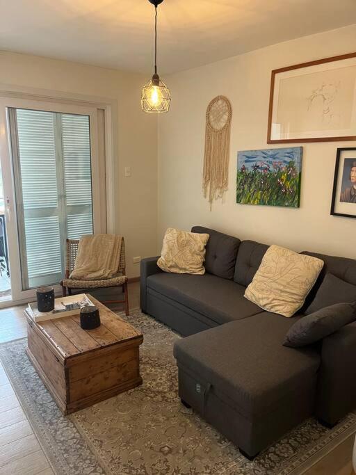 Departamento con patio privado junto al Costanera