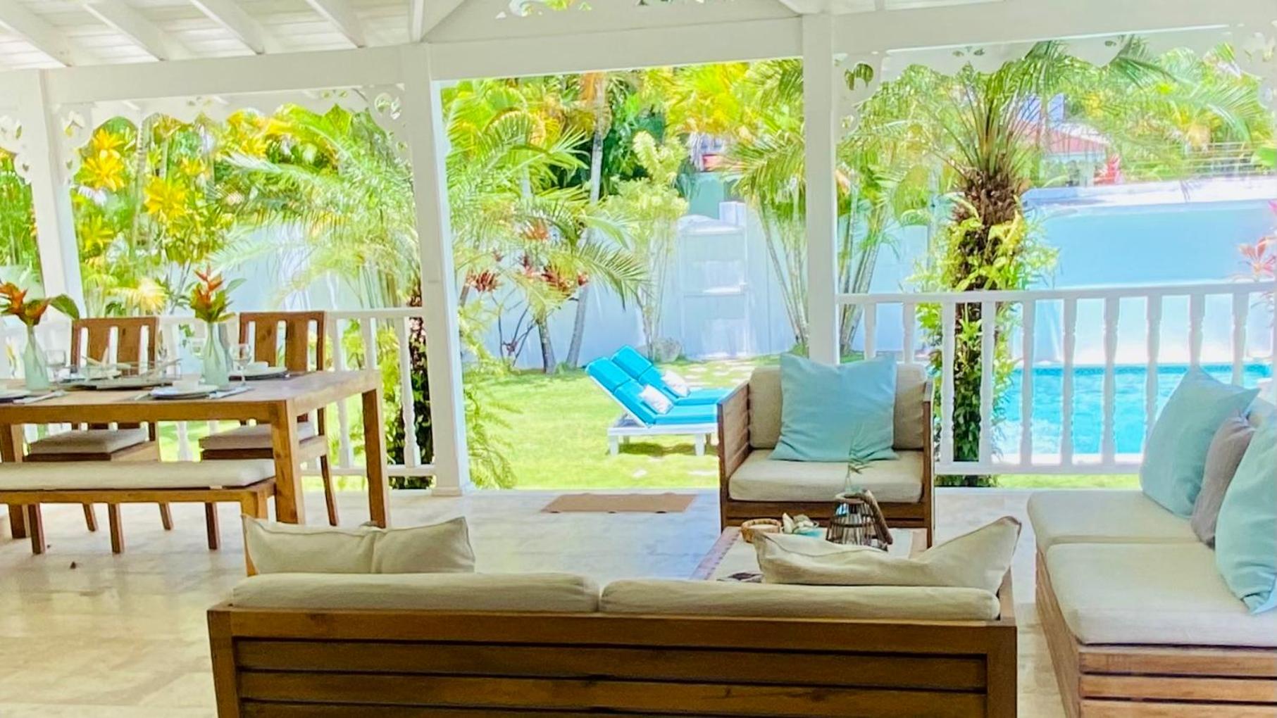 Villa 4Bdrms 3.5baths with pool, Jacuzzi and Starlink WiFi