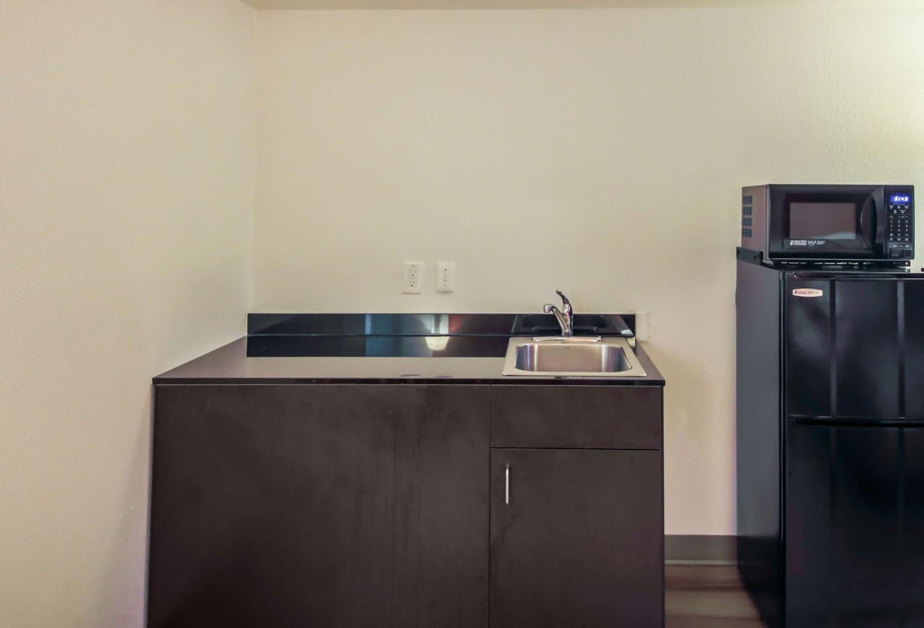 Motel 6-Greensboro, NC - Airport
