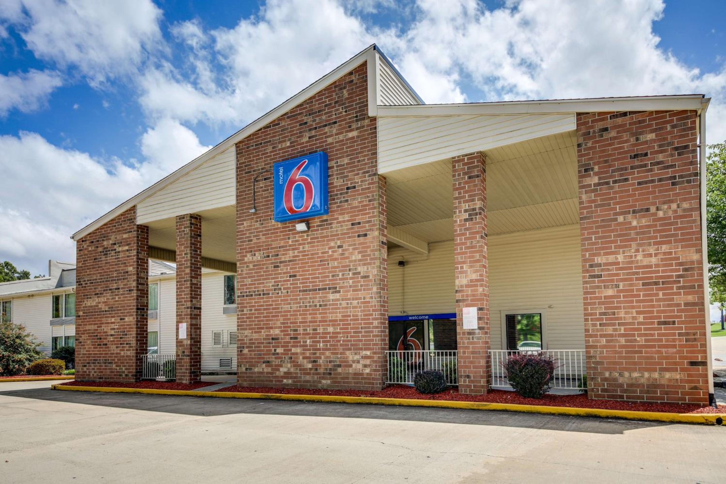 Motel 6-Greensboro, NC - Airport