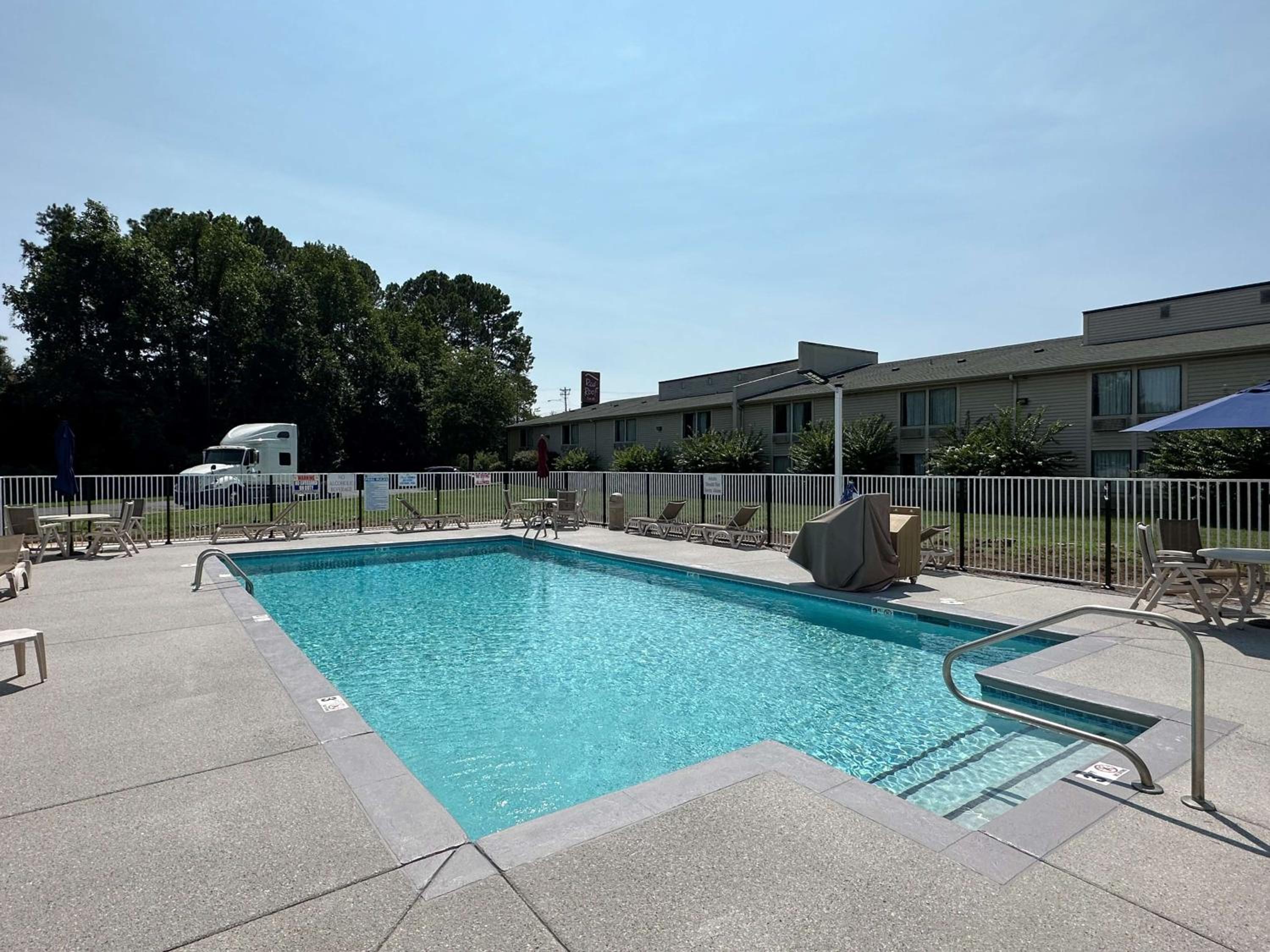 Motel 6-Greensboro, NC - Airport