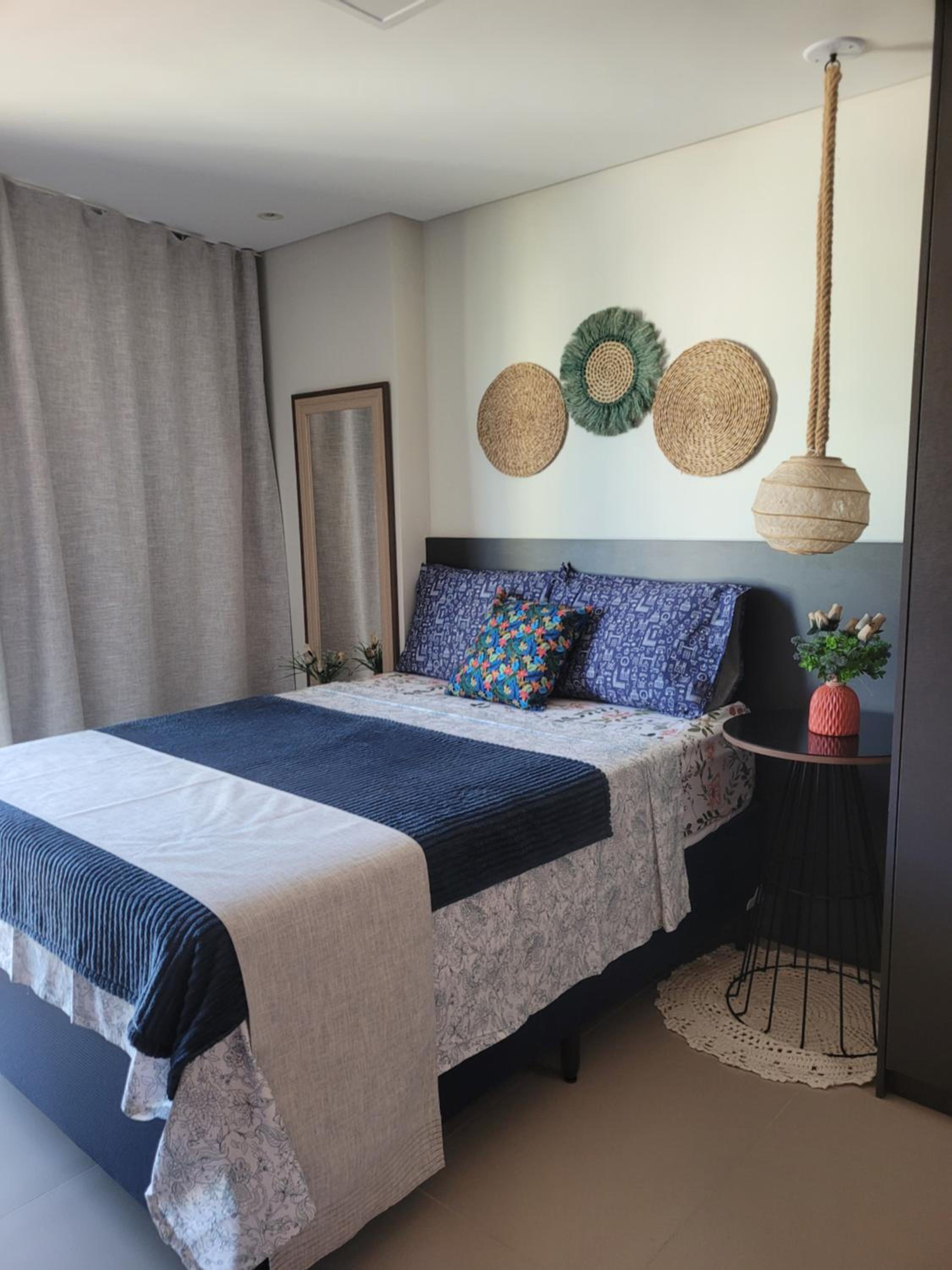 Flat com dois quartos na praia do Cabo Branco - climatizado e completo