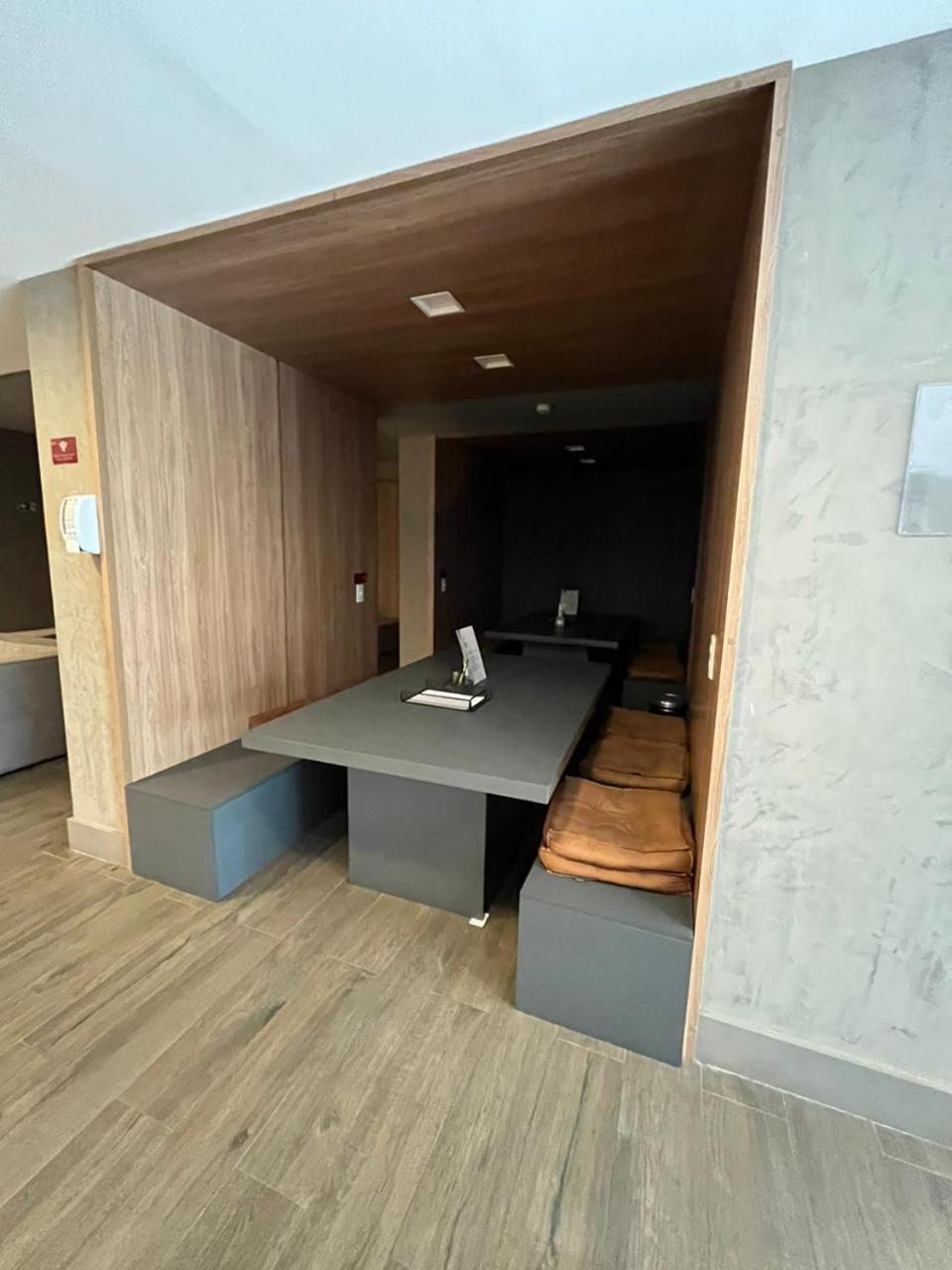 Flat Deluxe com Varanda e Vista no Jardins - VN Capote Luxuoso