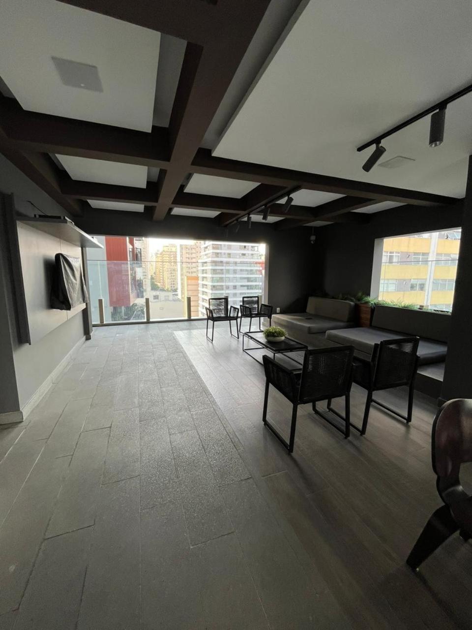 Flat Deluxe com Varanda e Vista no Jardins - VN Capote Luxuoso