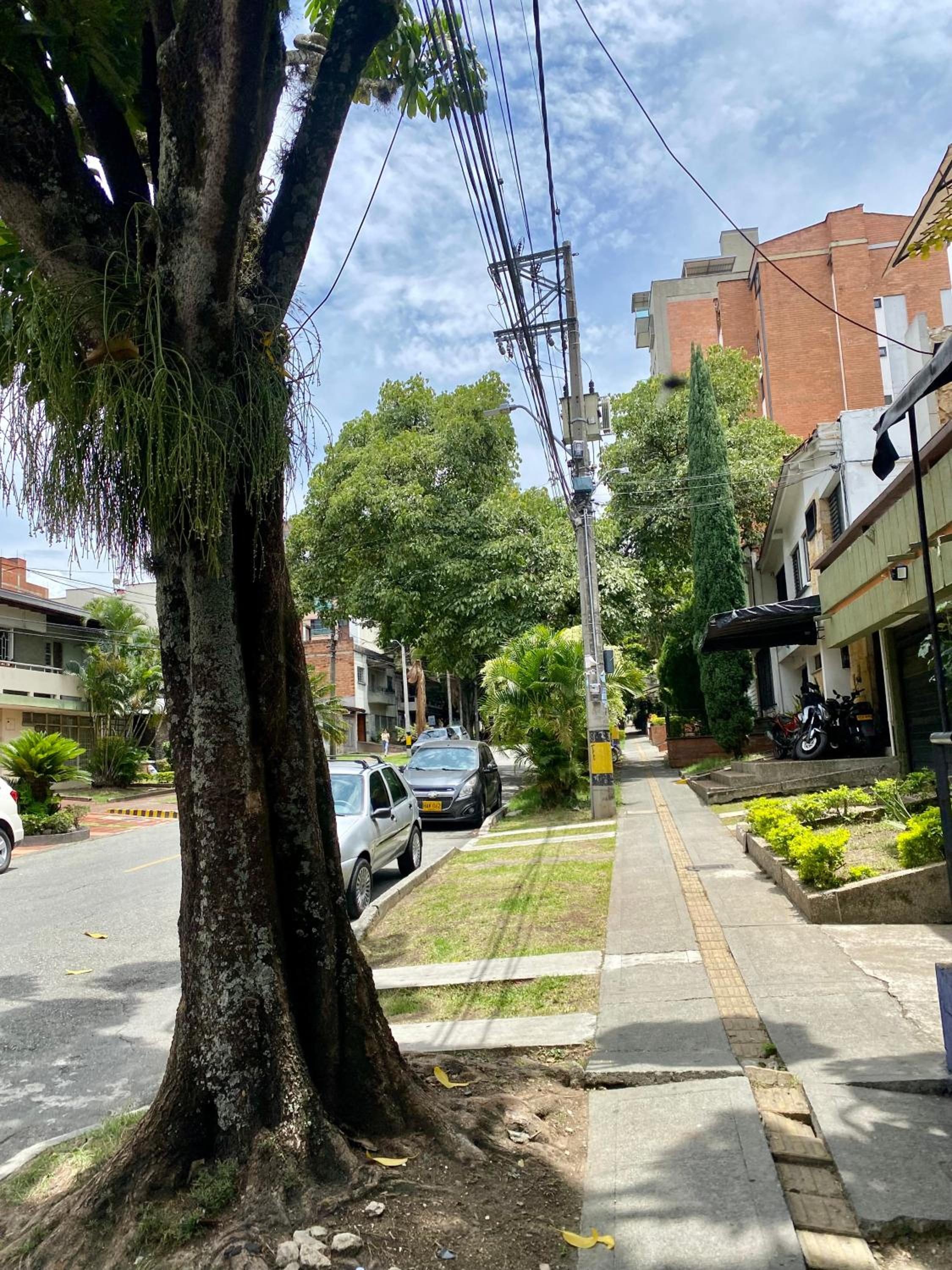 Apartamento Amplio y Central En Laureles