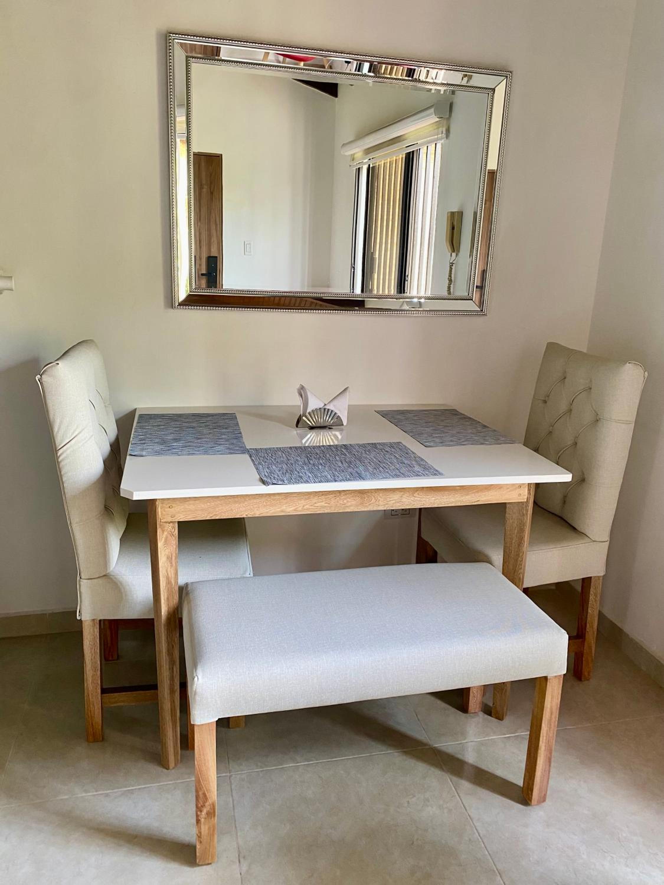 Apartamento Amplio y Central En Laureles
