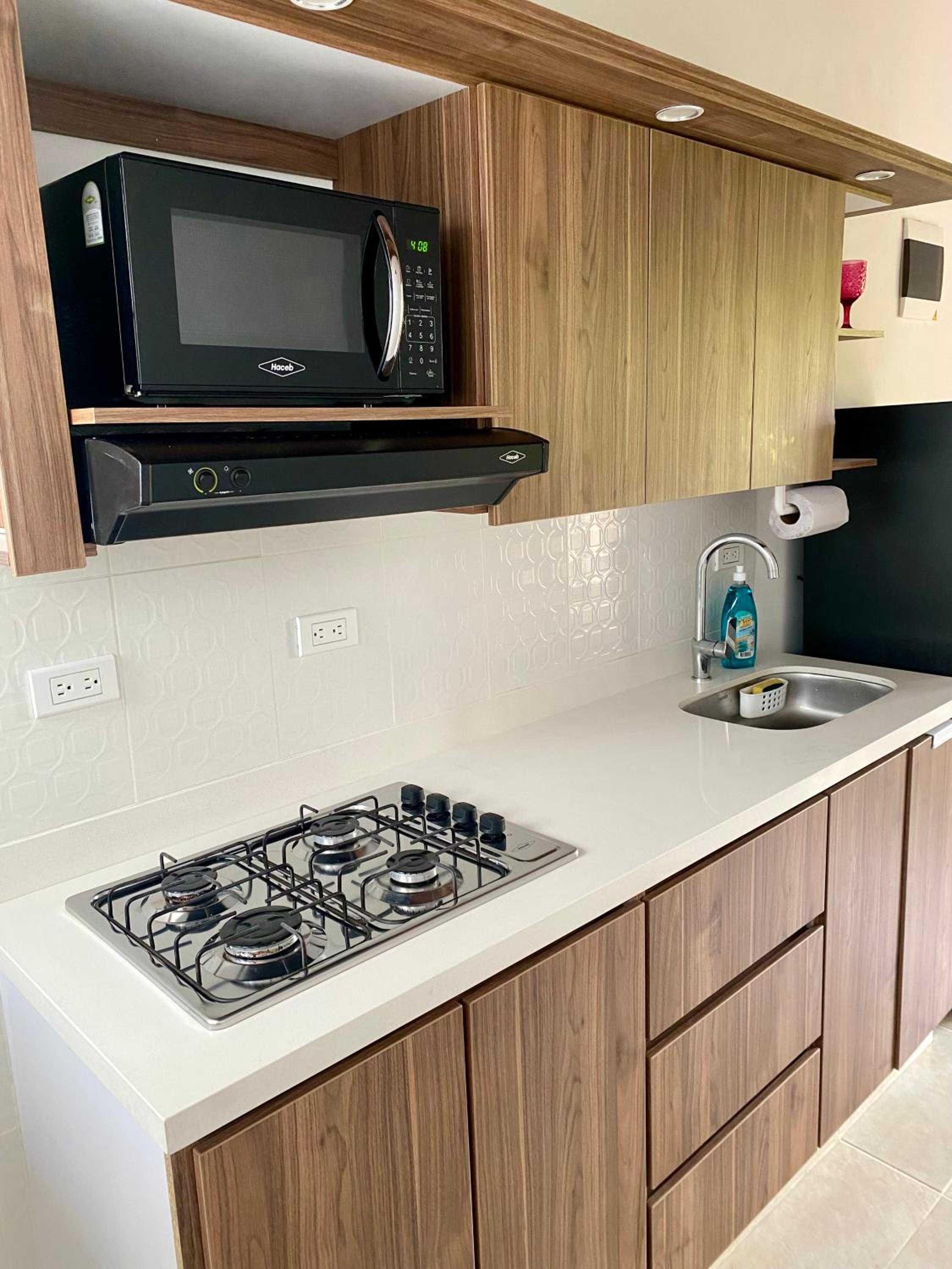 Apartamento Amplio y Central En Laureles