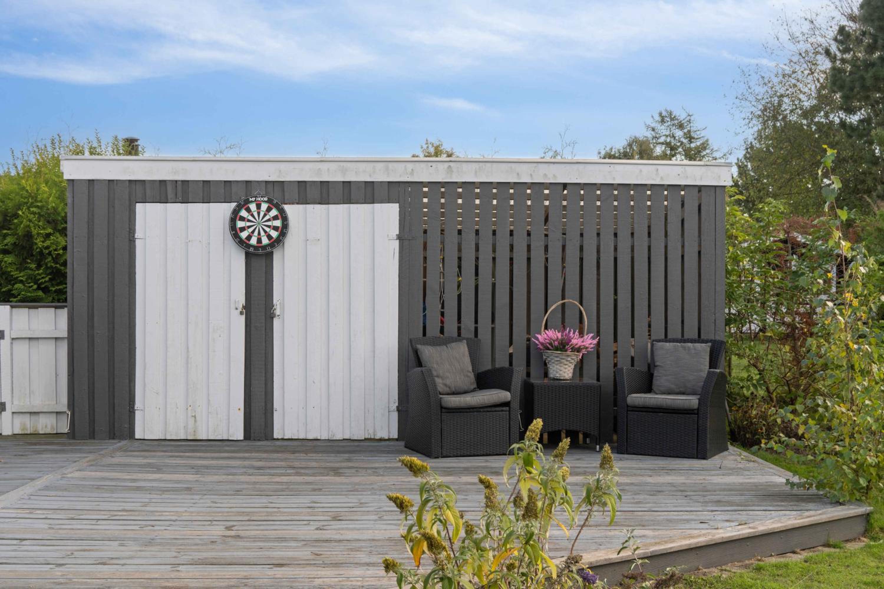 Cozy Summer House With Outdoor Fireplace