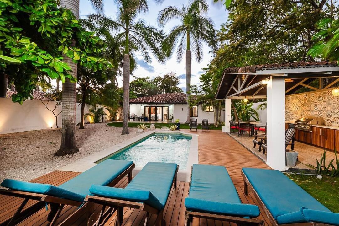 Close to Beach Villa with 2 Casitas
