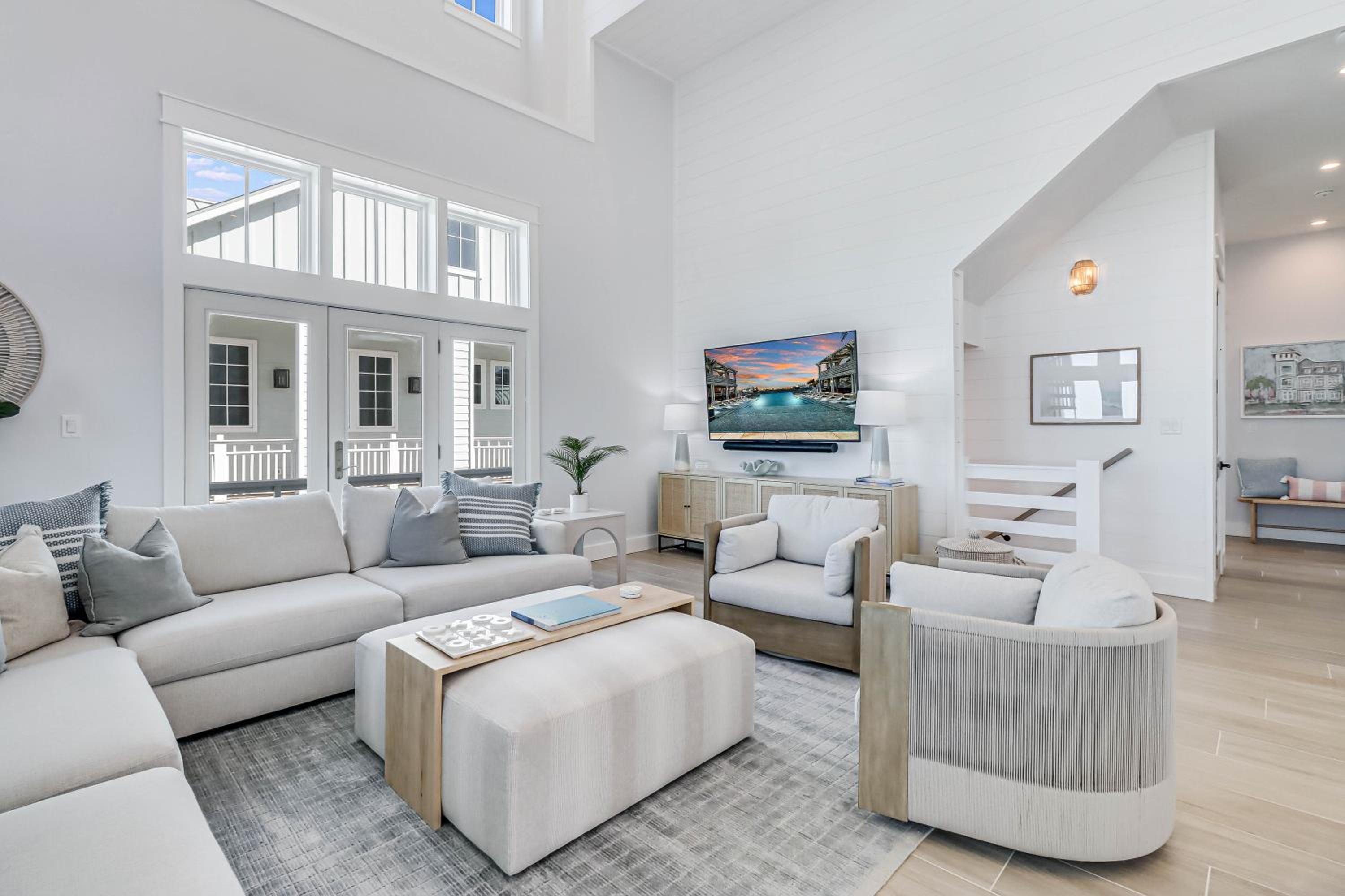 Lakeside Luxury 230 LAK view 3