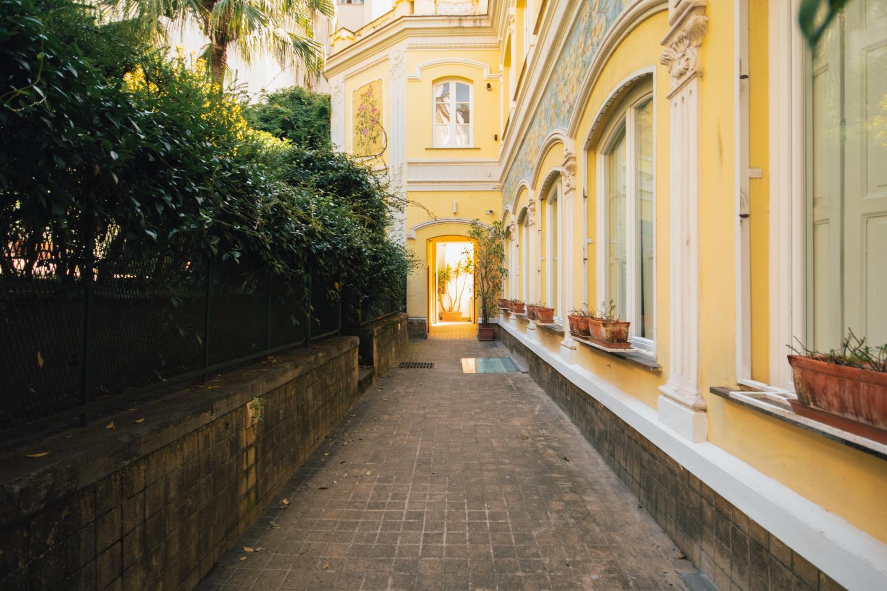 Dolce Vita Luxury