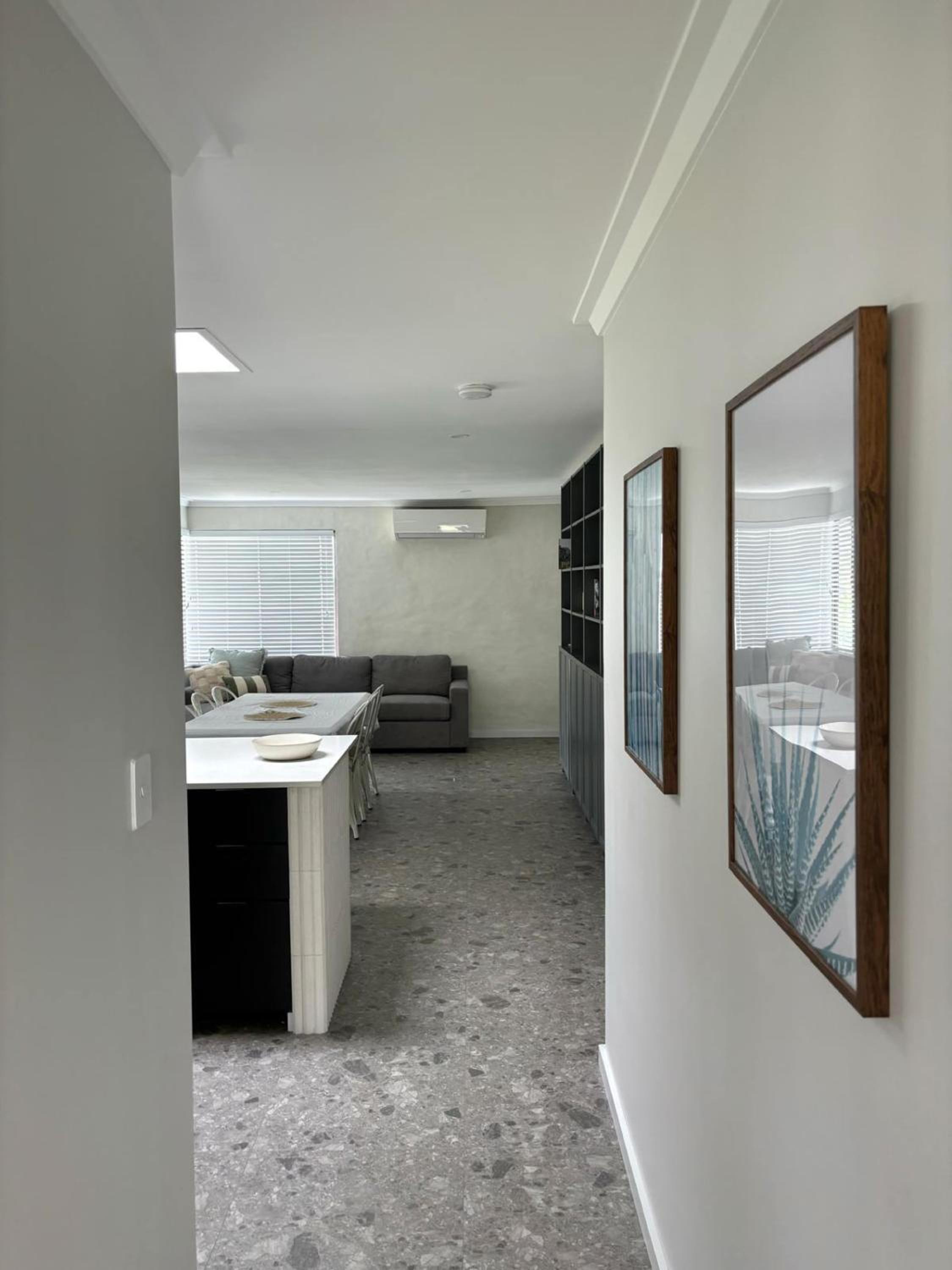 Versatile summer beach house or cosy winter retreat!