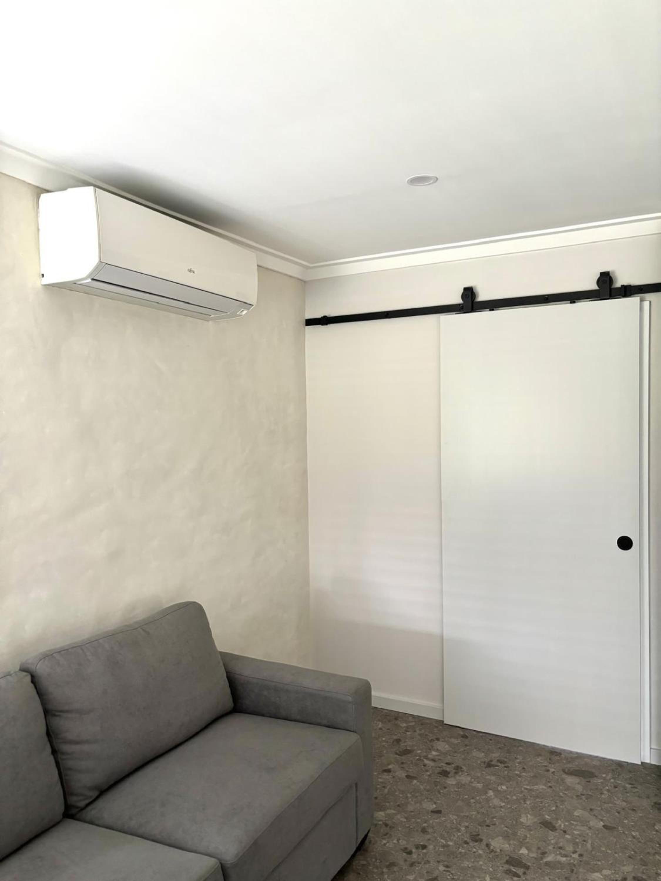 Versatile summer beach house or cosy winter retreat!