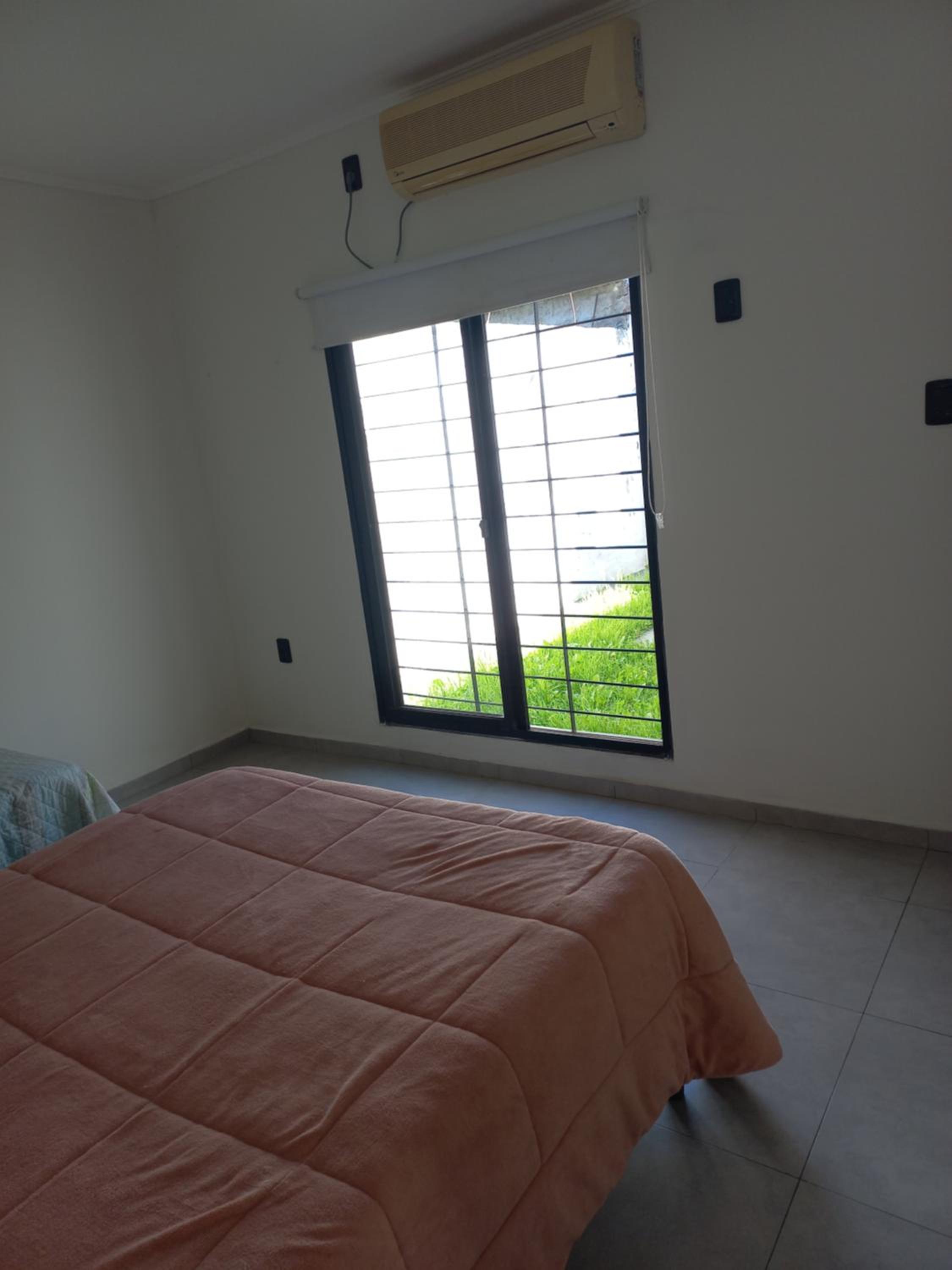 Casa amplia y bien ubicada
