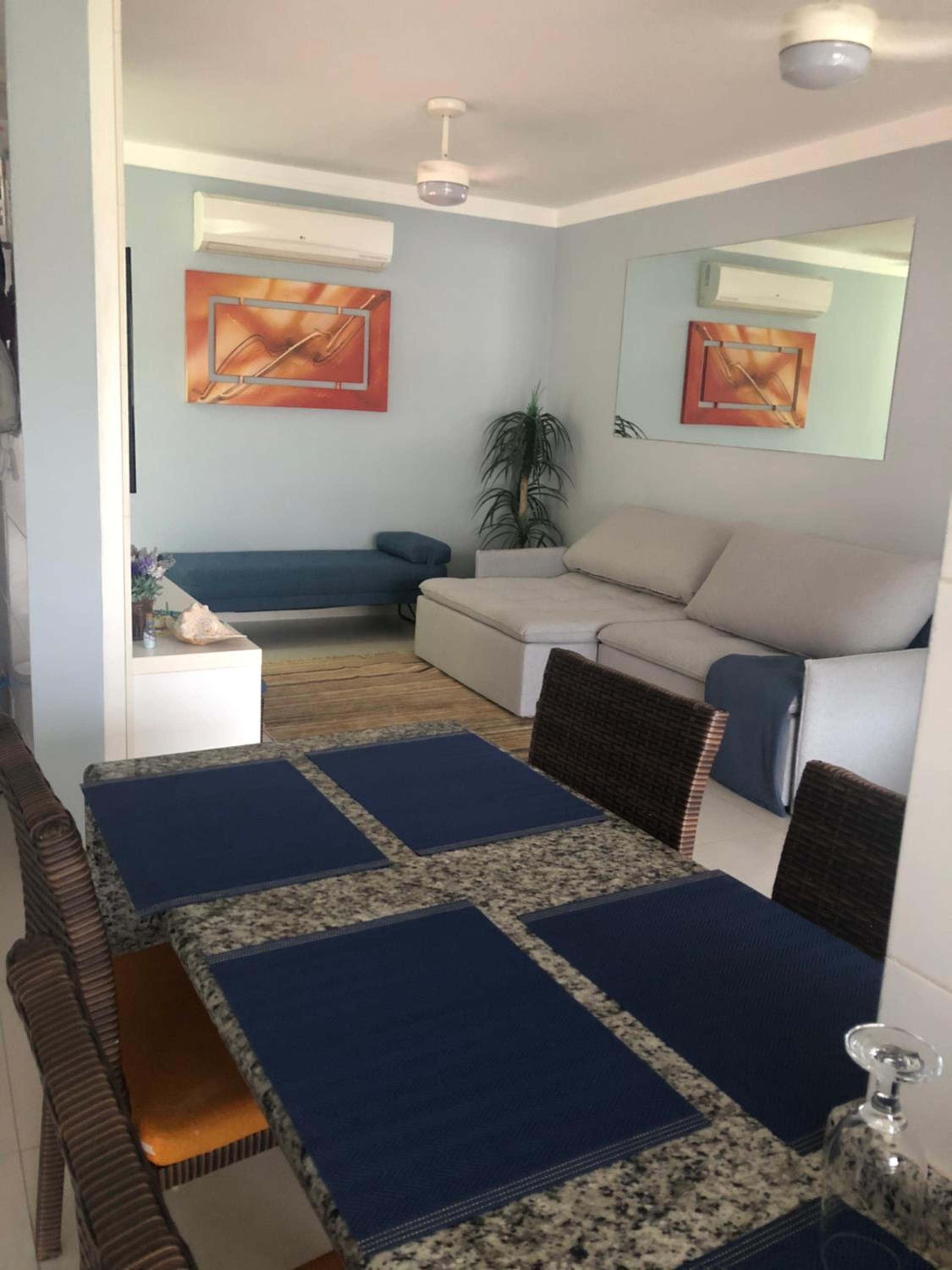 Apartamento 311, amplo com sacada e churrasqueira em Guaruja