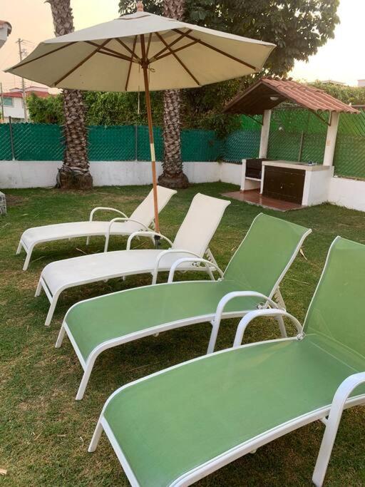 Residencia con alberca privada y jacuzzi en Lomas de Cocoyoc view 3