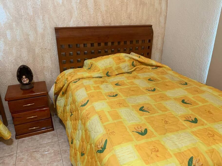 Residencia con alberca privada y jacuzzi en Lomas de Cocoyoc view 5