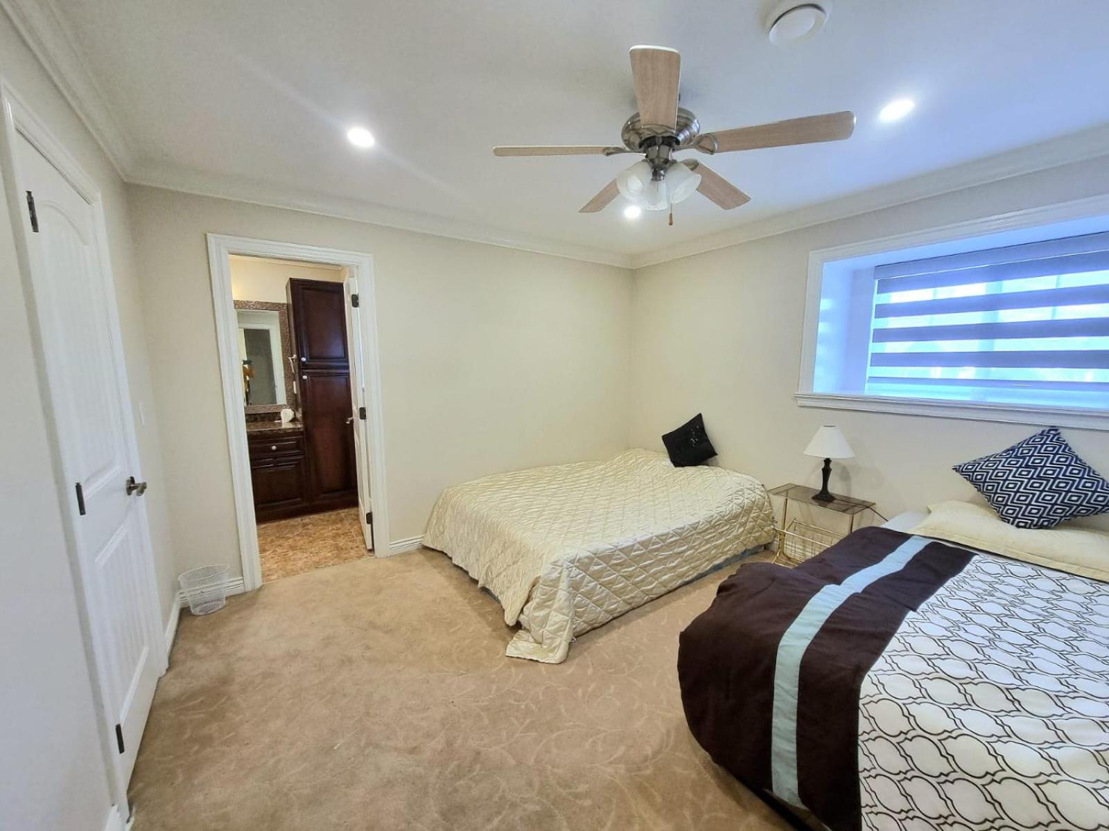 Deluxe Family Rooms in the best neighborhood in Surrey