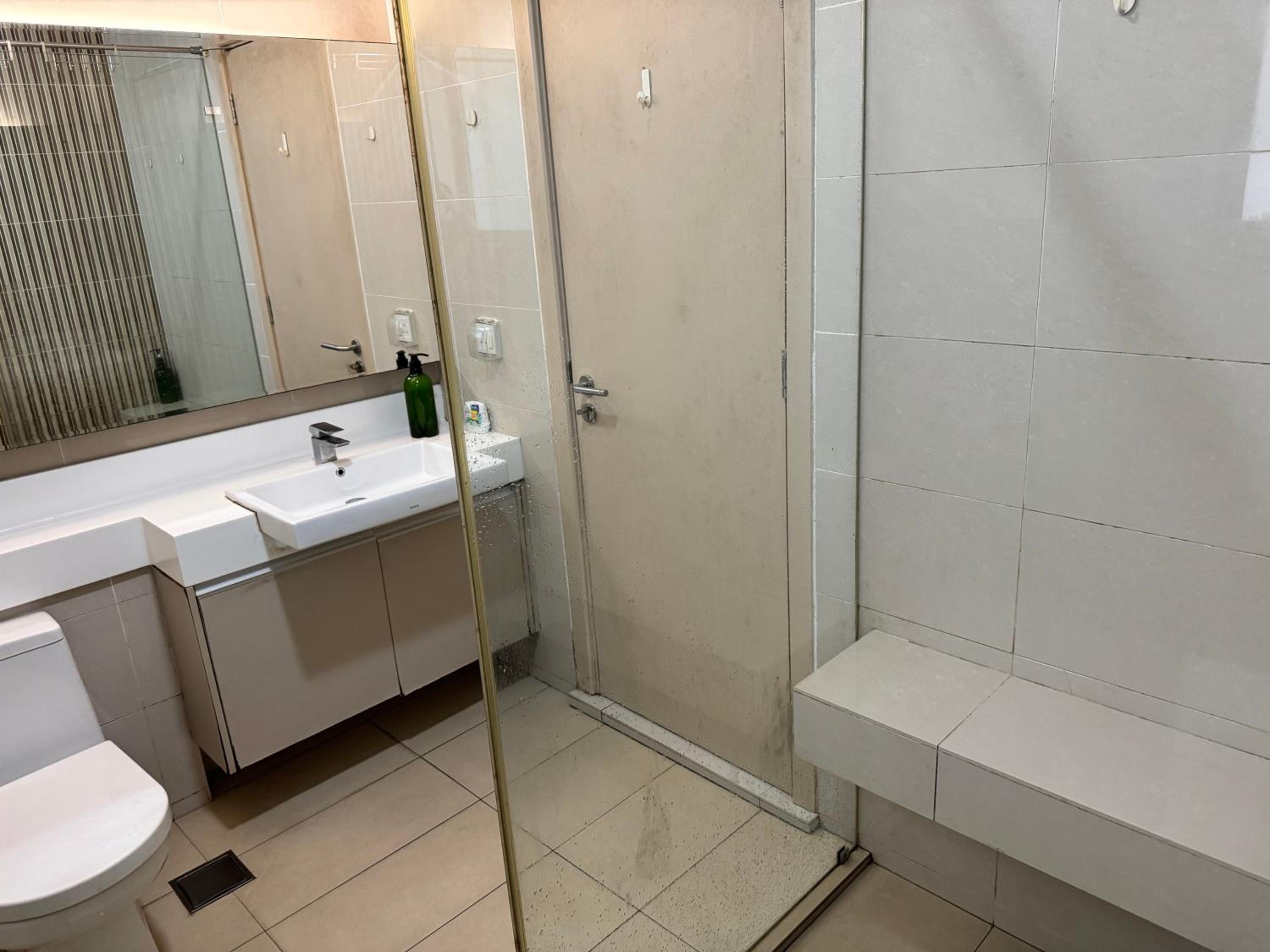 8 KLCC 5 minutes to Jalan Alor Street Bukit Bintang Pavilion 10 Pax 3R2B