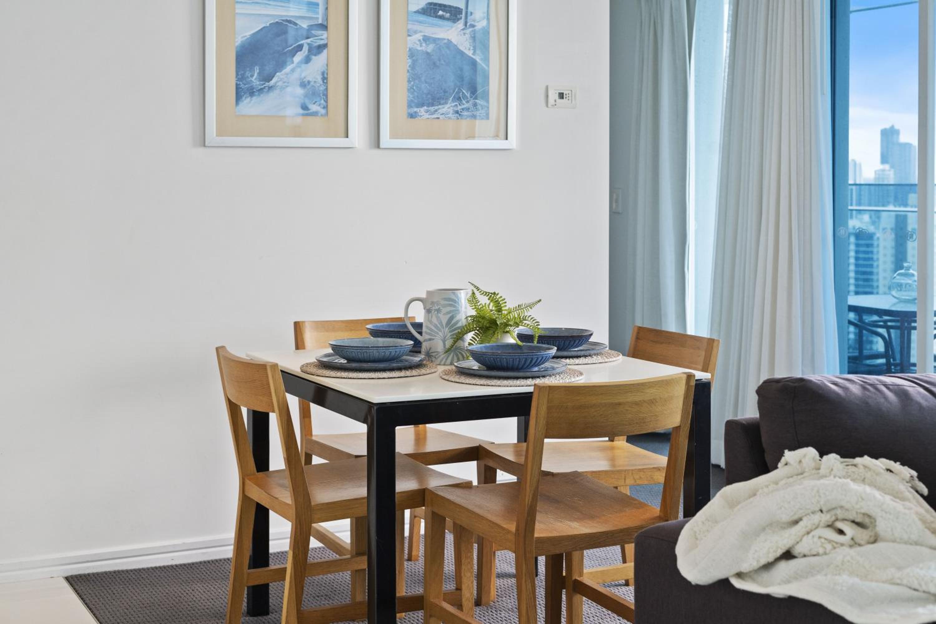 H'Residence Surfers Paradise MID WEEK MADNESS DEAL - Q Stay