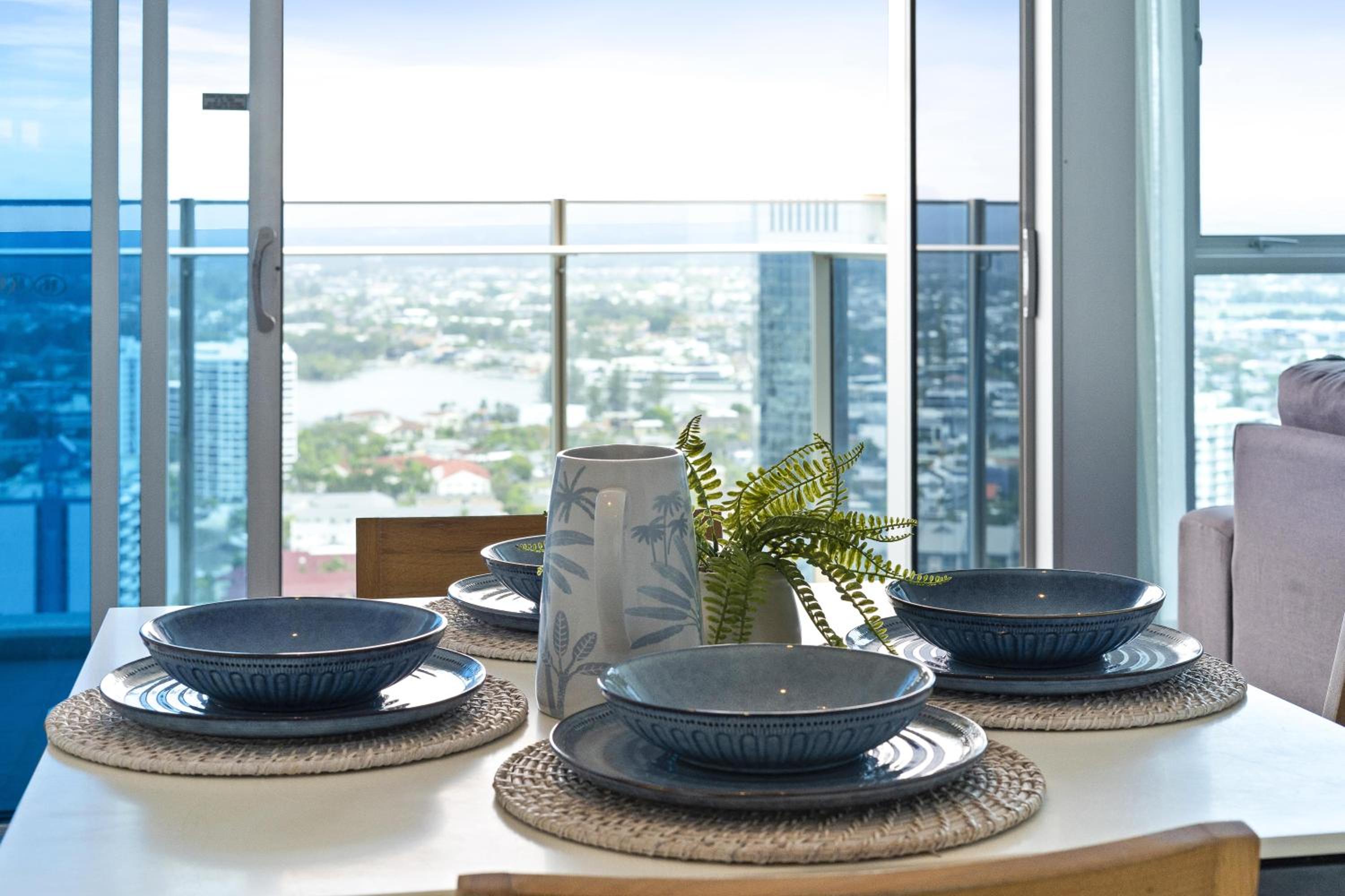 H'Residence Surfers Paradise MID WEEK MADNESS DEAL - Q Stay
